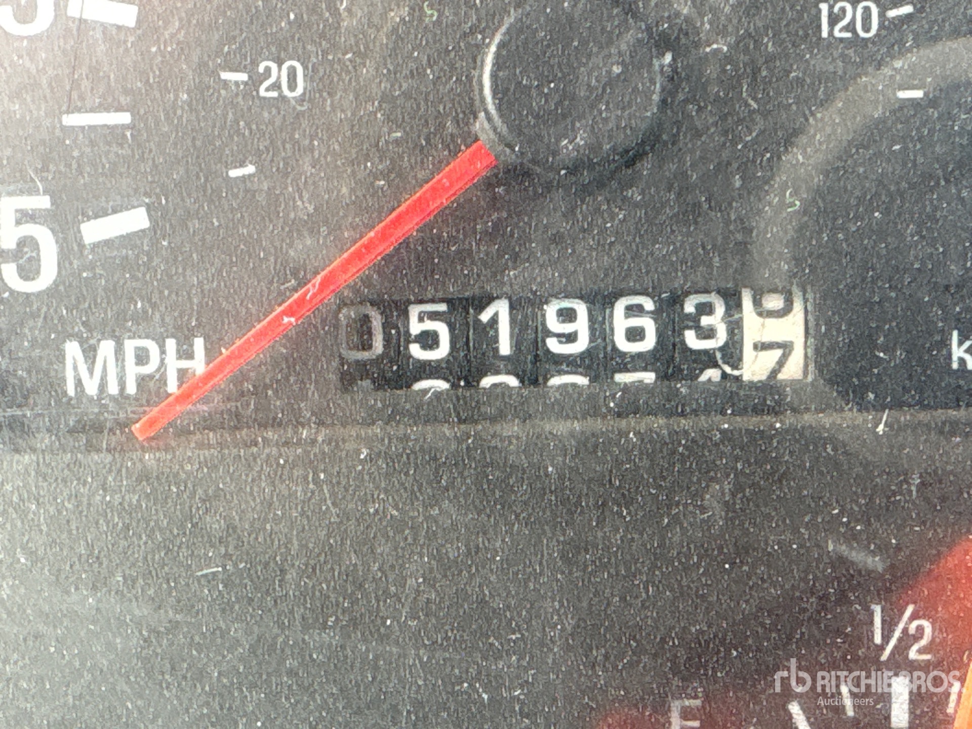 1999 Sterling L9513