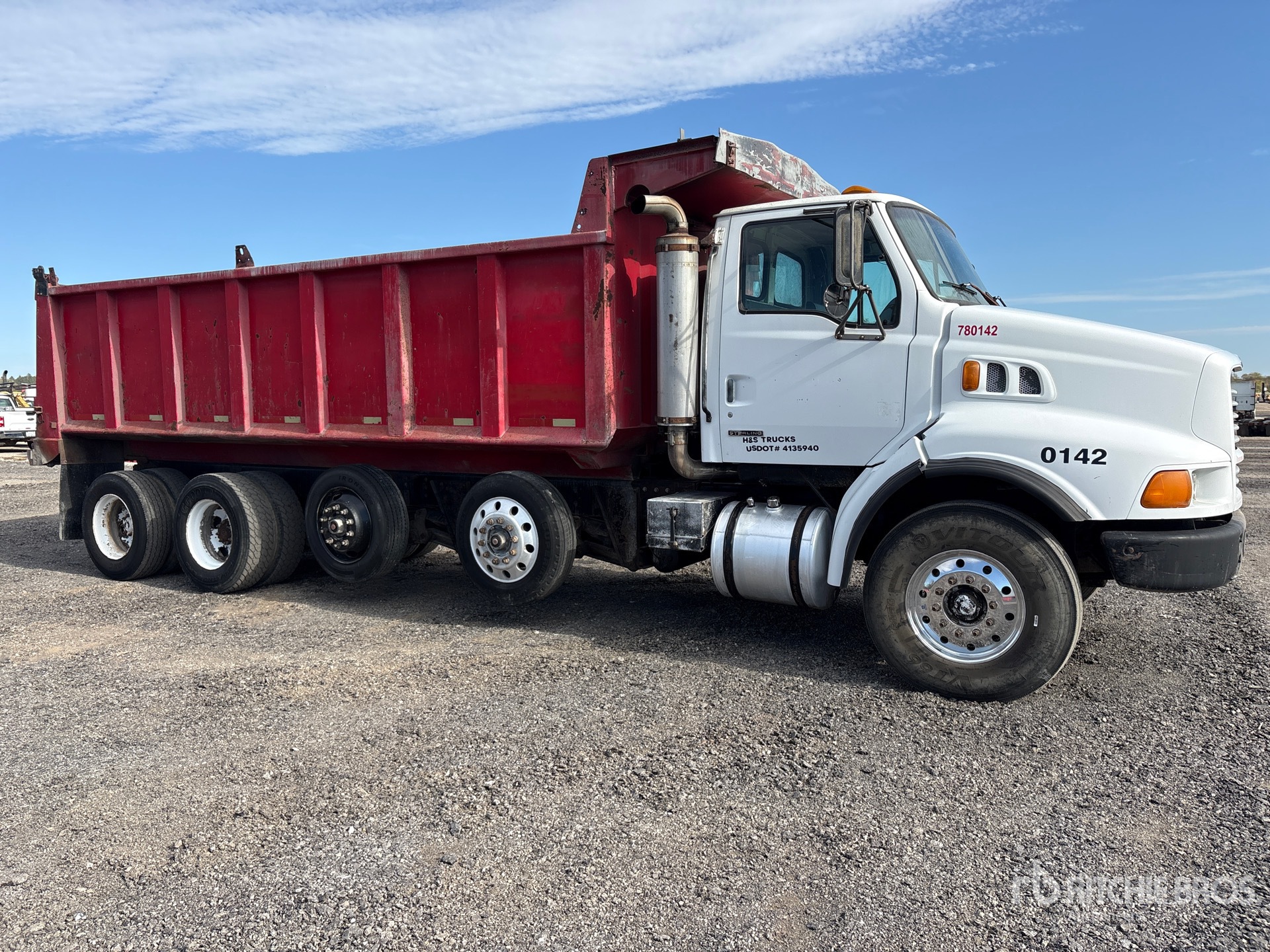 1999 Sterling L9513