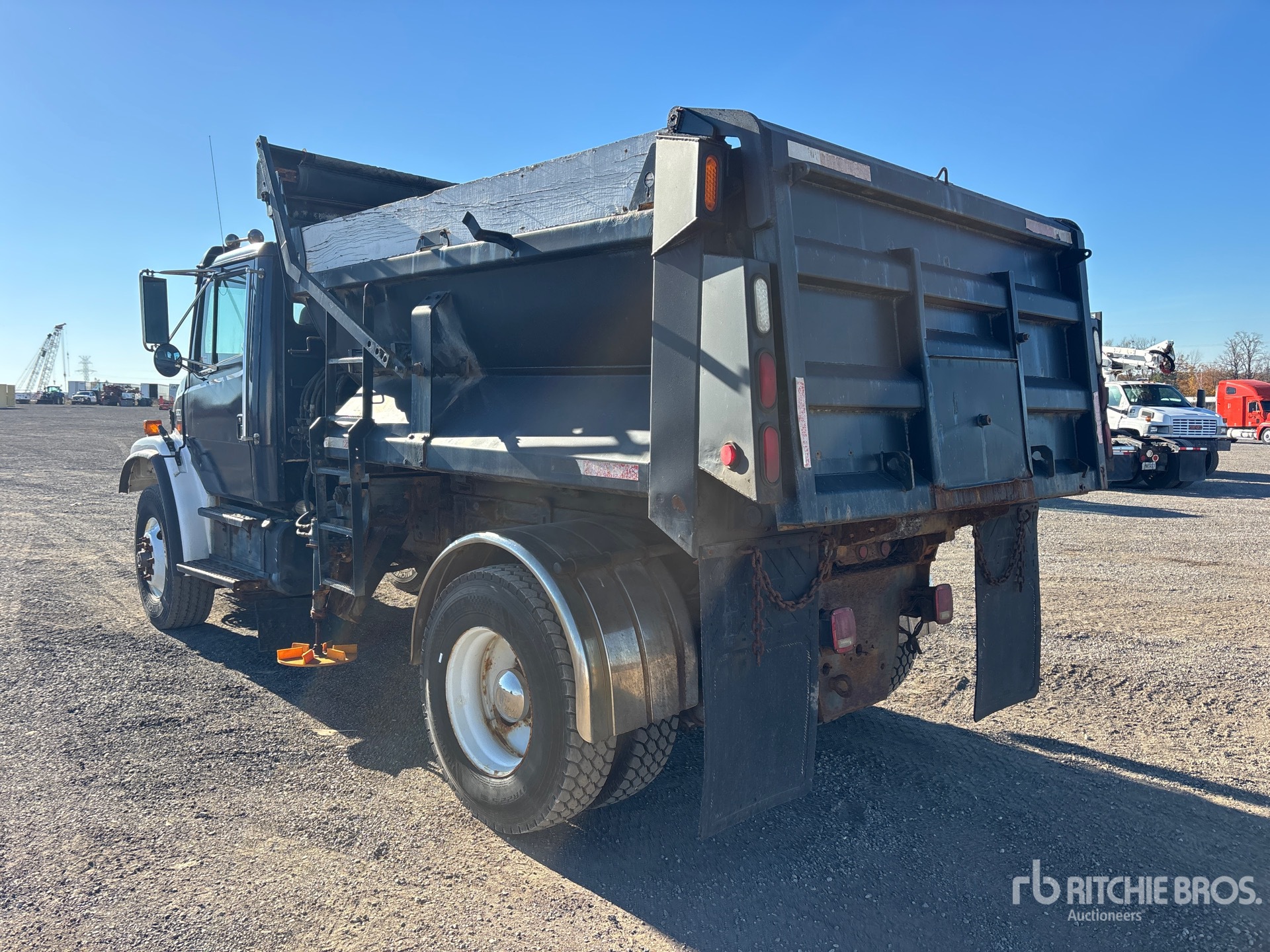 2003 Freightliner FL80