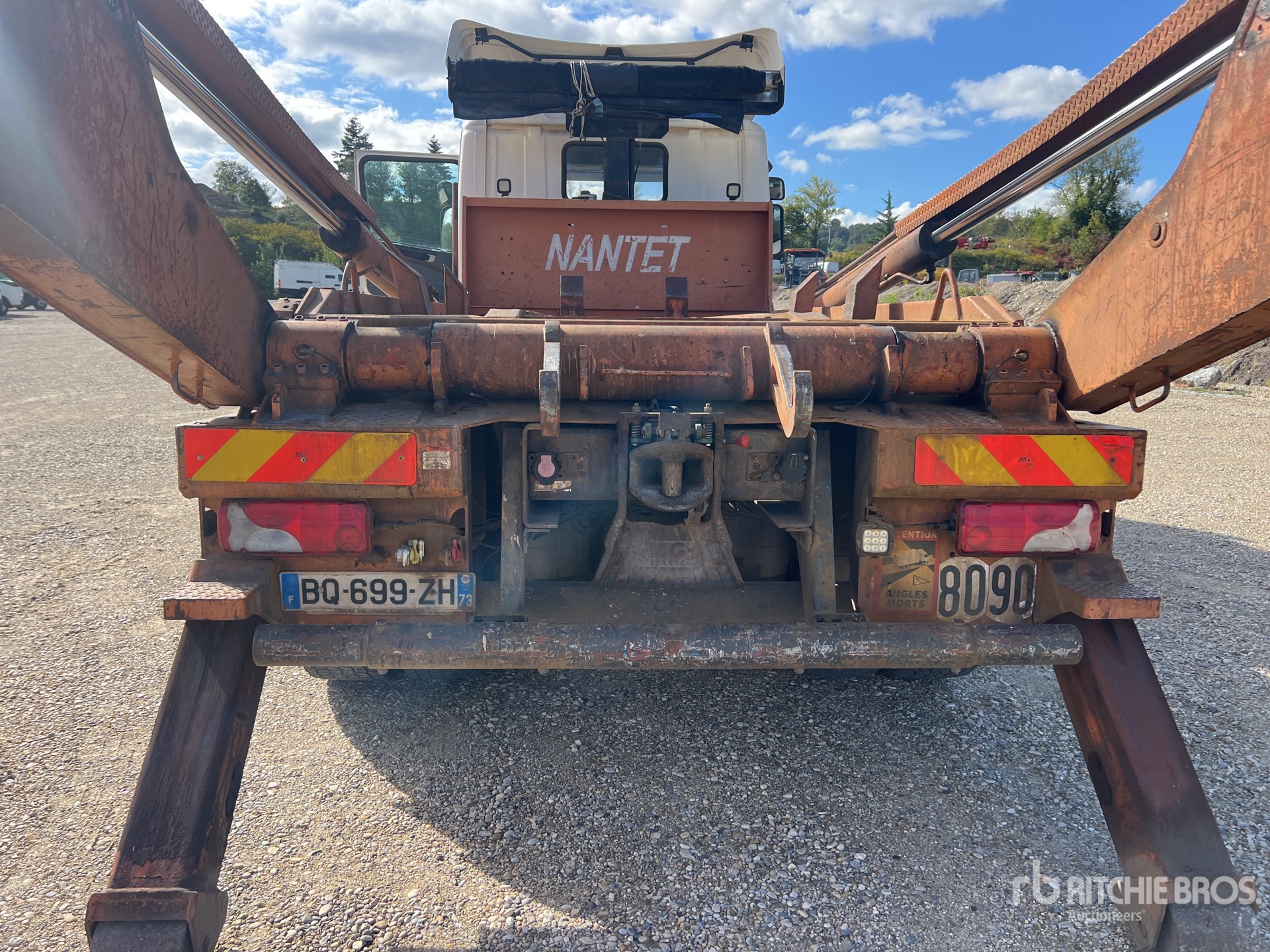 2011 Scania P400