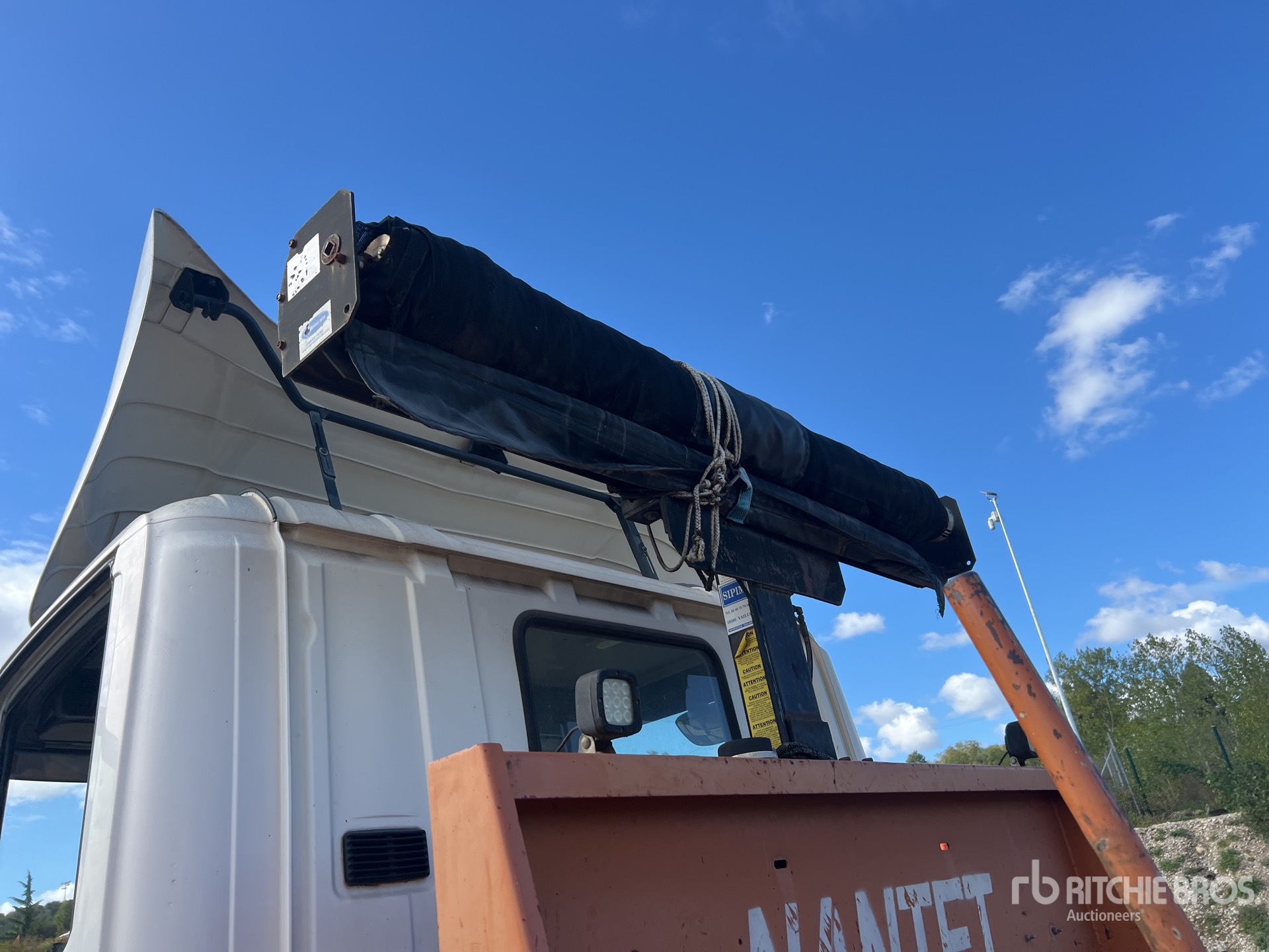 2011 Scania P400
