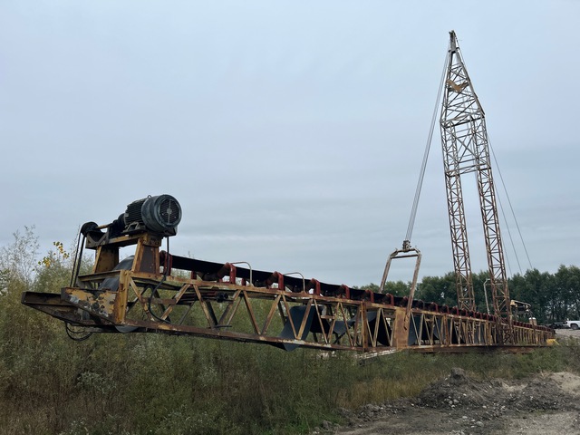 SESCO 24'x150' 24 in x 150 ft Portable Radial Stacking Electric Raise Conveyor