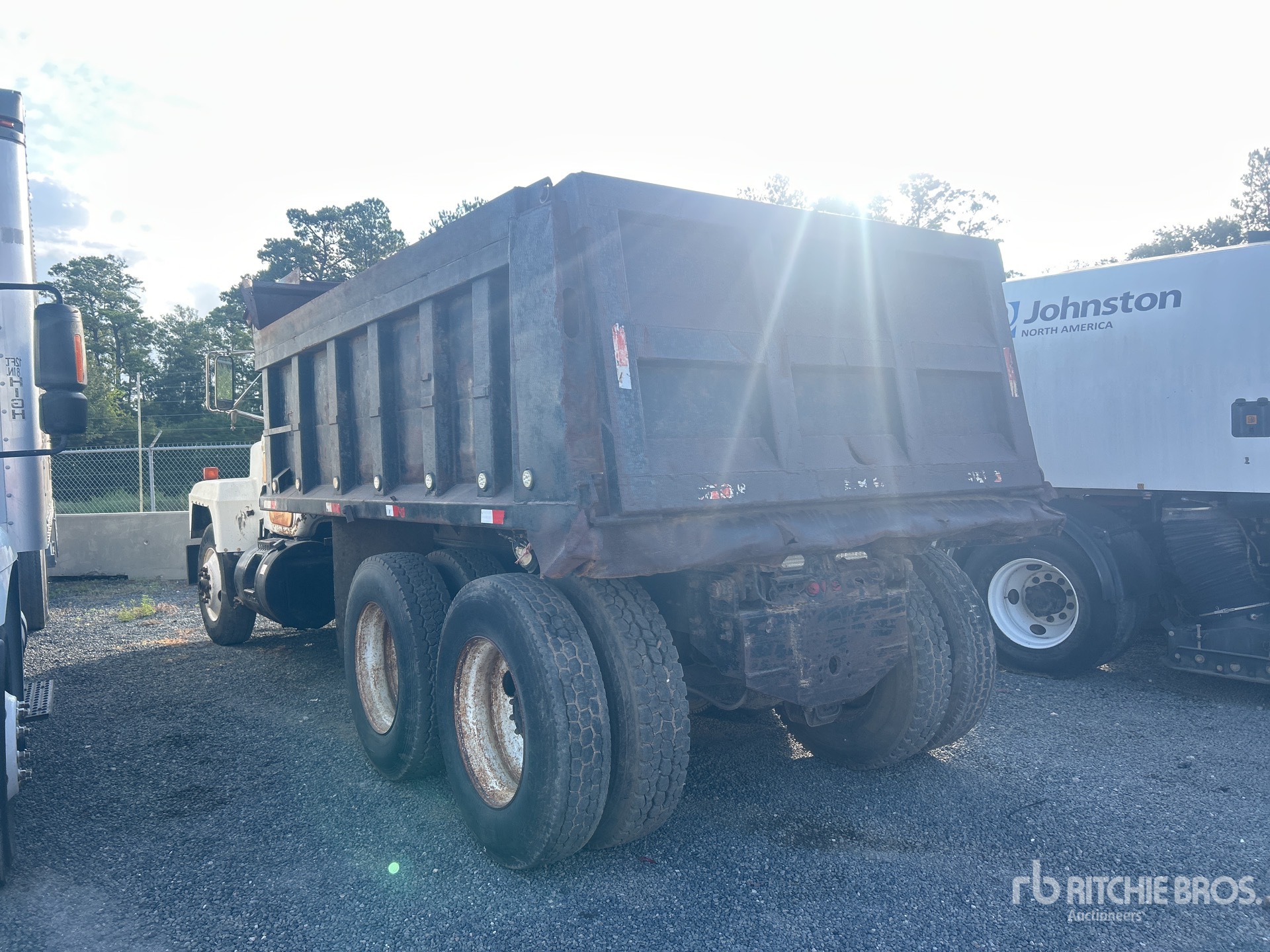 1993 Mack 6X4