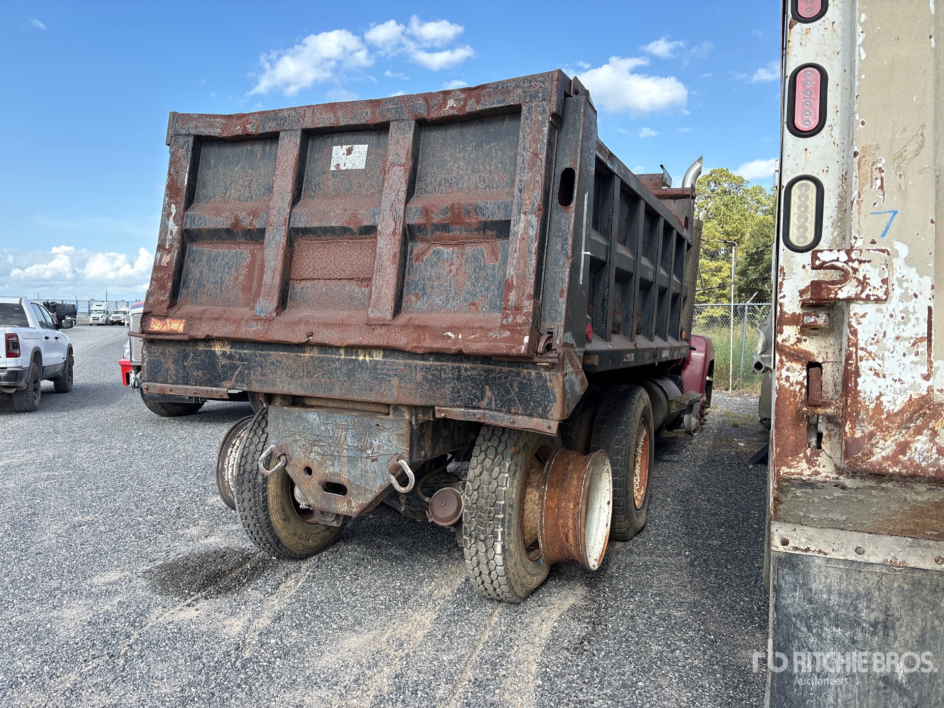 2001 Mack CH613