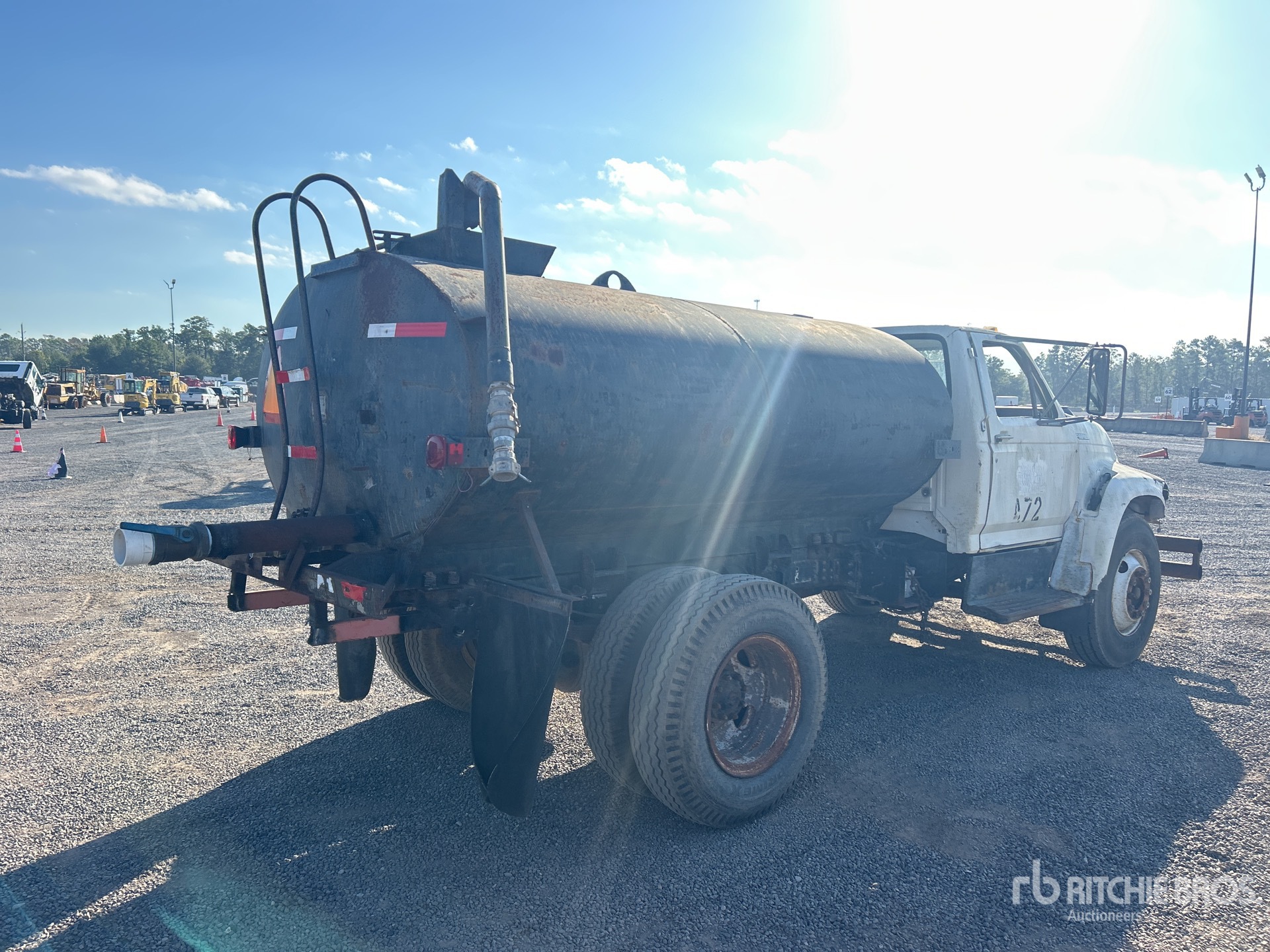 1998 Ford F800
