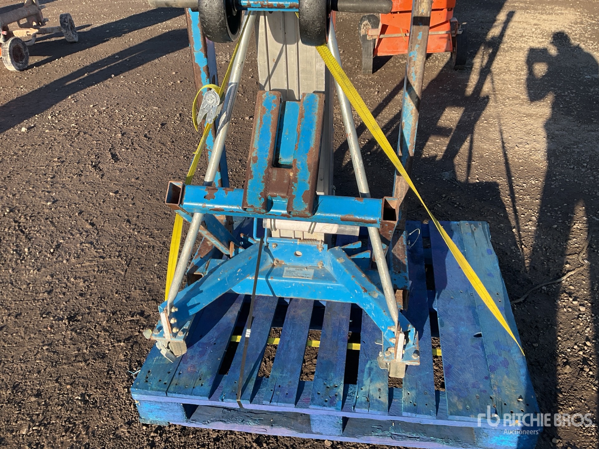 2018 Genie SLA-15