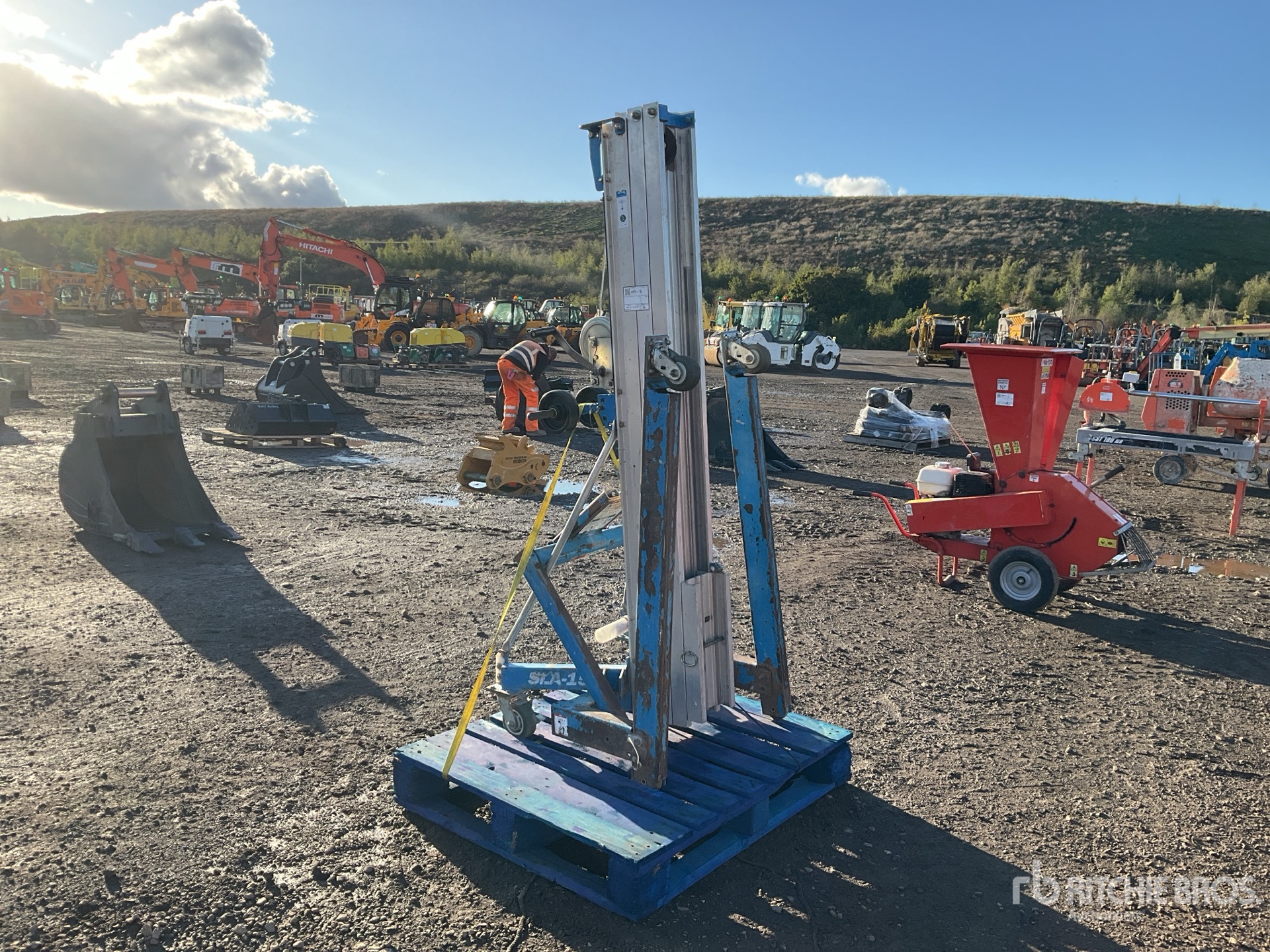 2018 Genie SLA-15