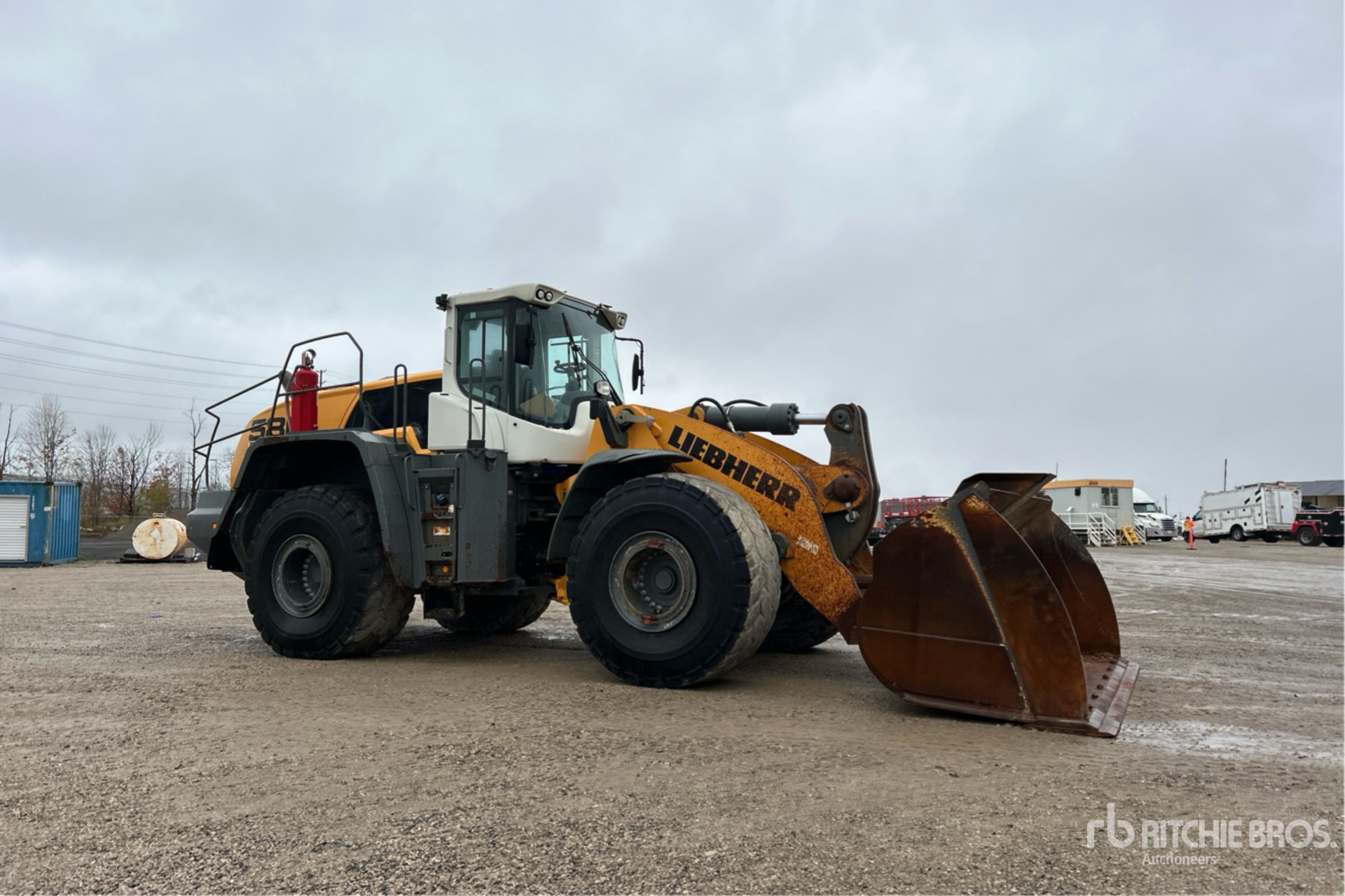 2020 Liebherr L586