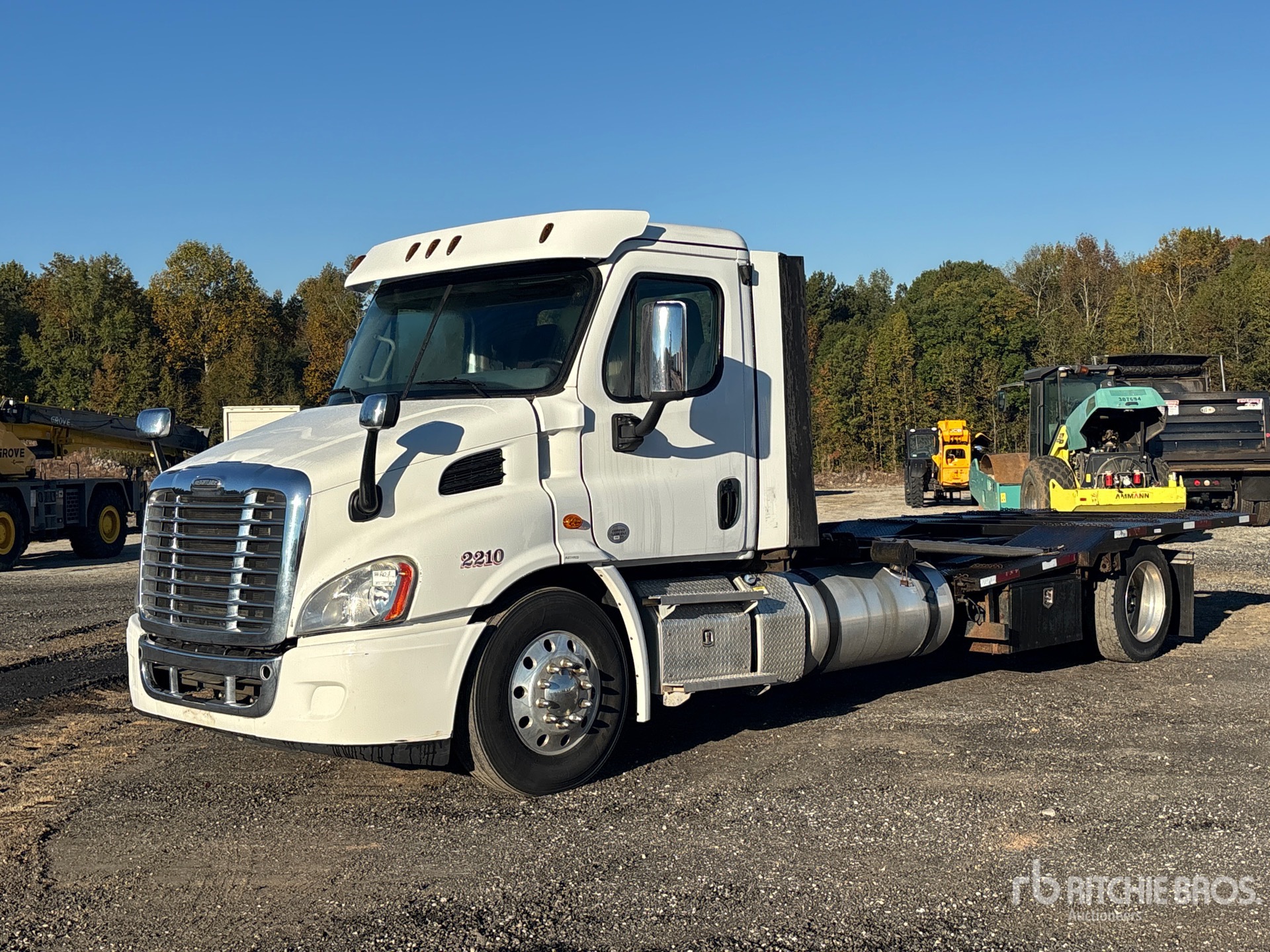 Photo of 2020 Freightliner CASCADIA 113