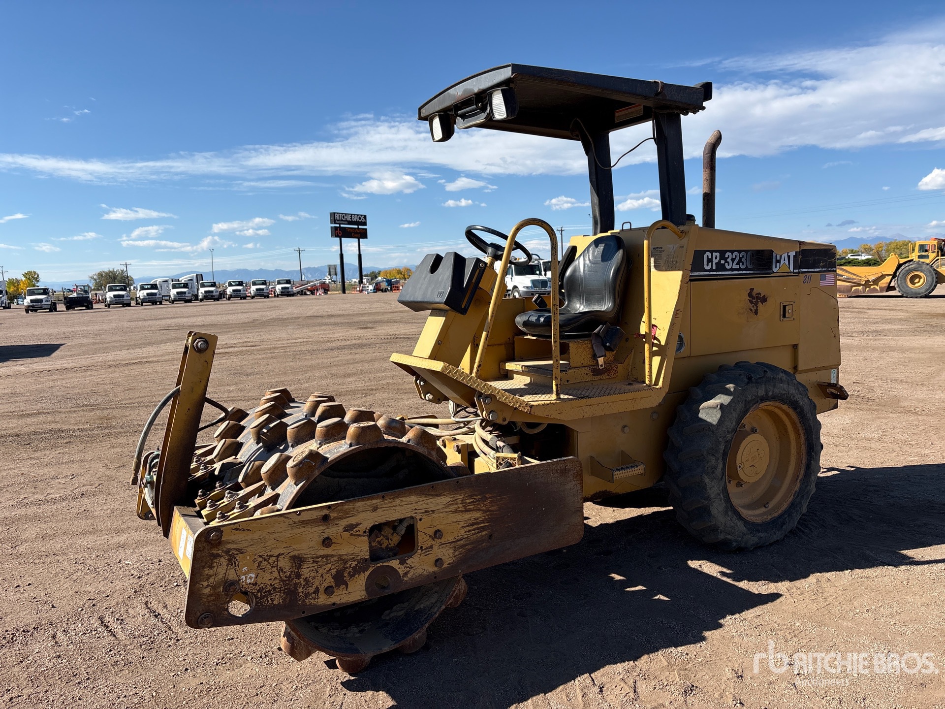 Photo of 2001 Caterpillar CP-323C
