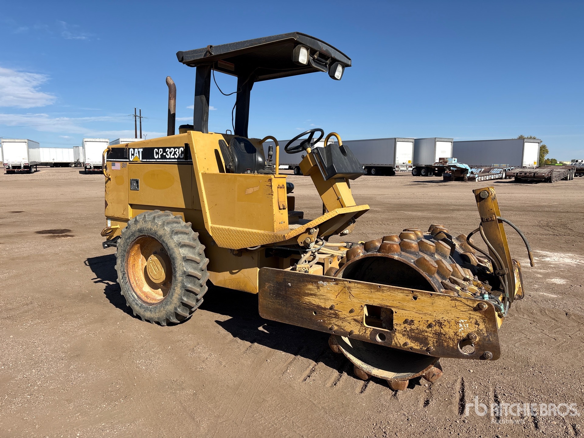 2001 Caterpillar CP-323C