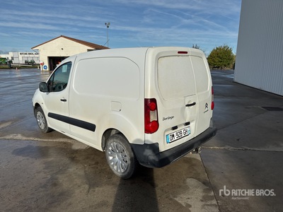 General Appearance with Bild, Ecke hinten links