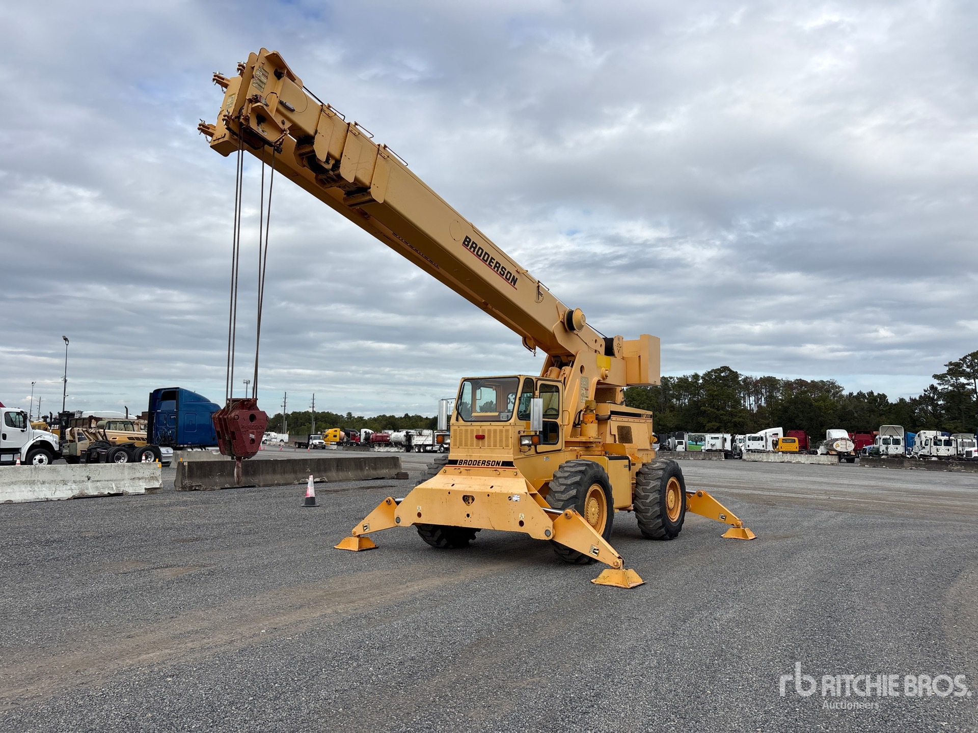 2013 Broderson RT-300-2G