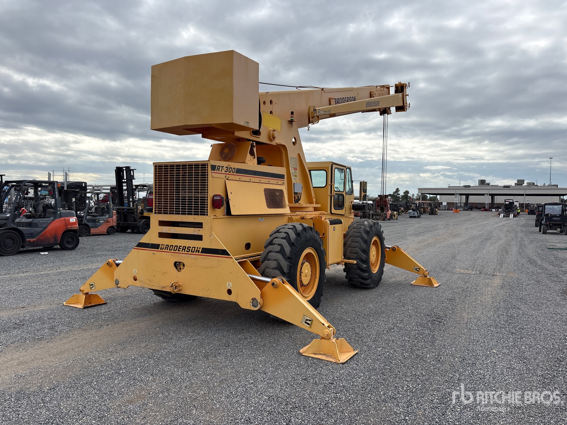 2013 Broderson RT-300-2G