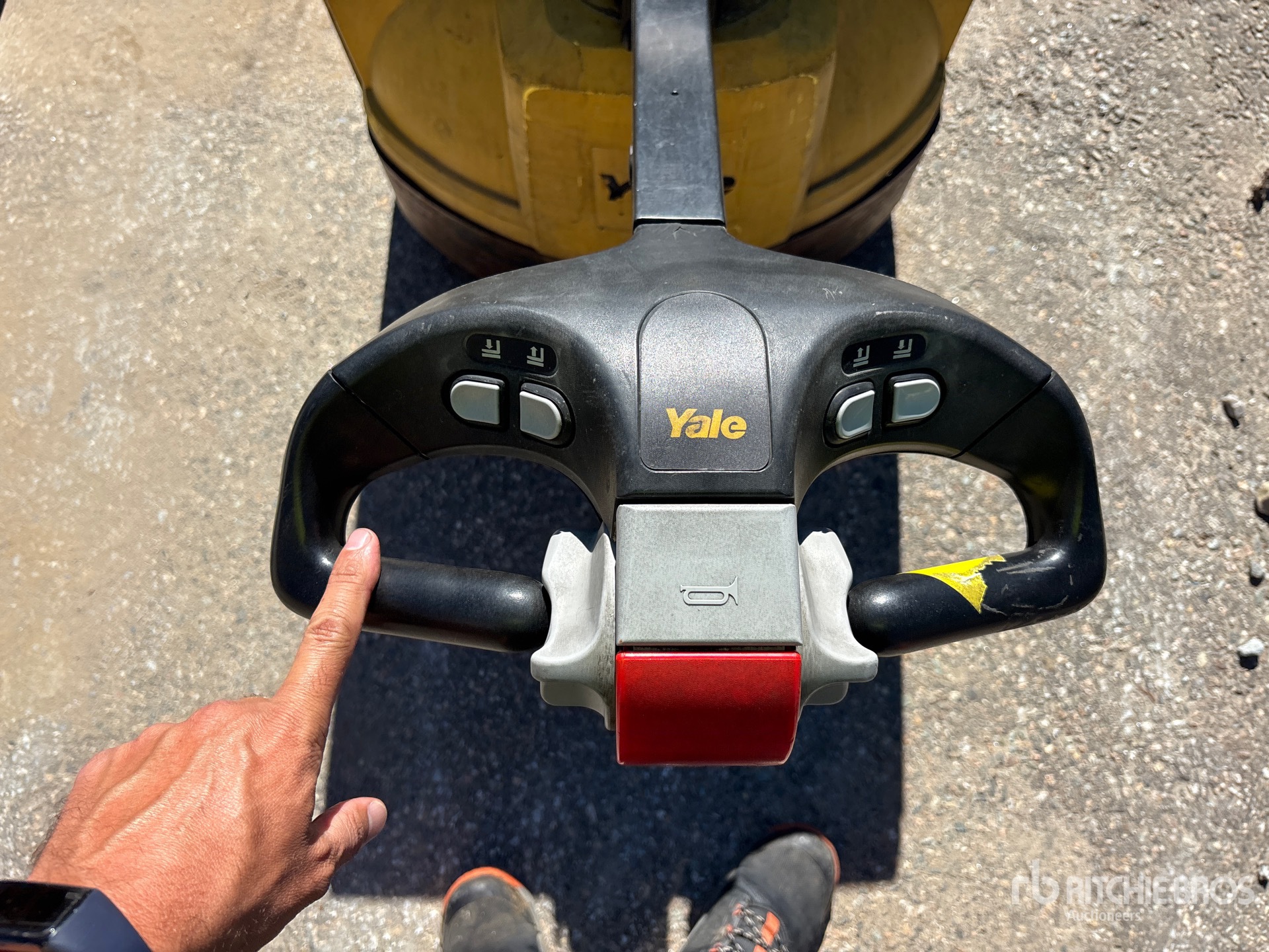 2019 Yale MPB045