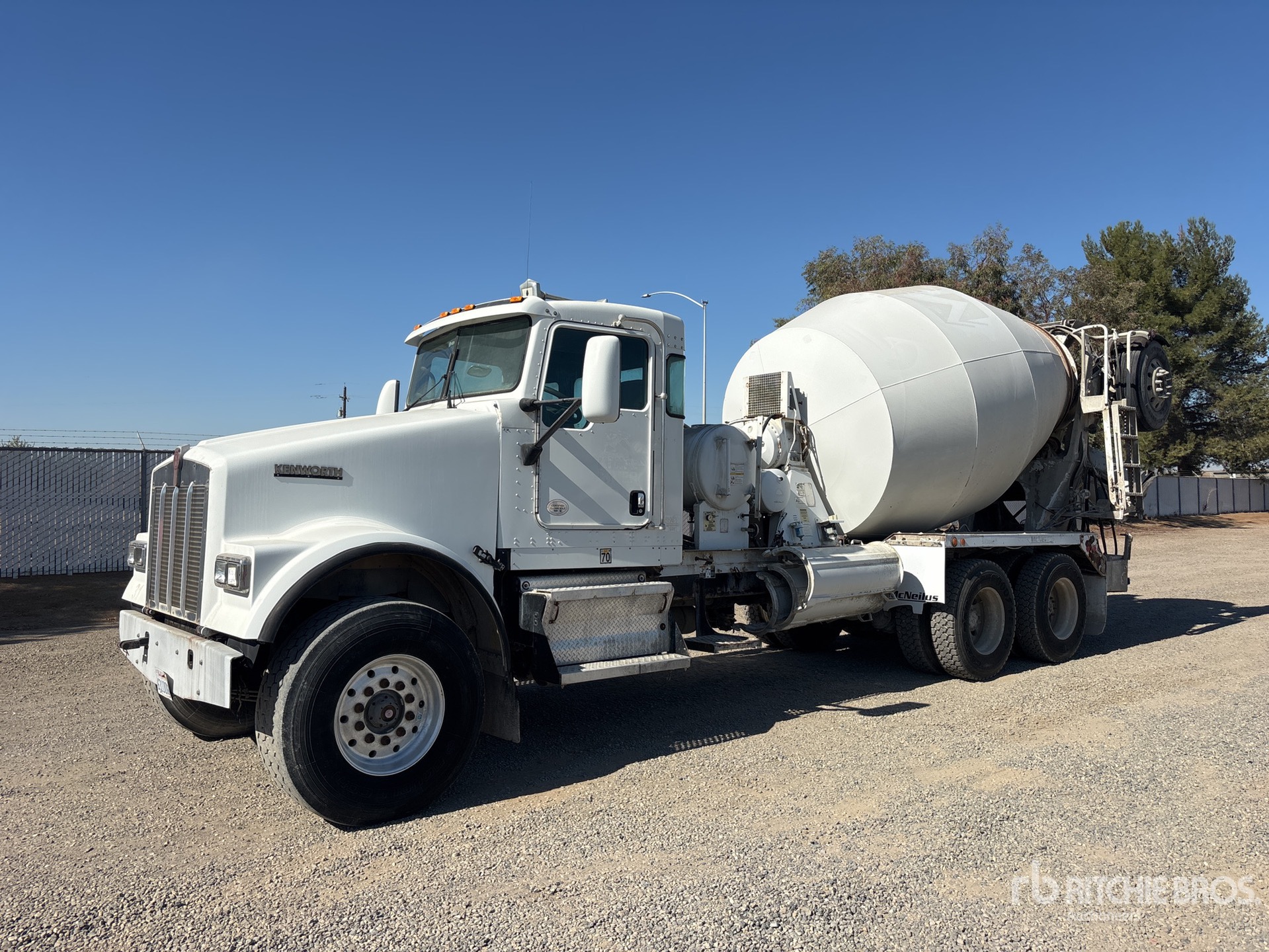 Photo of 2013 Kenworth W900