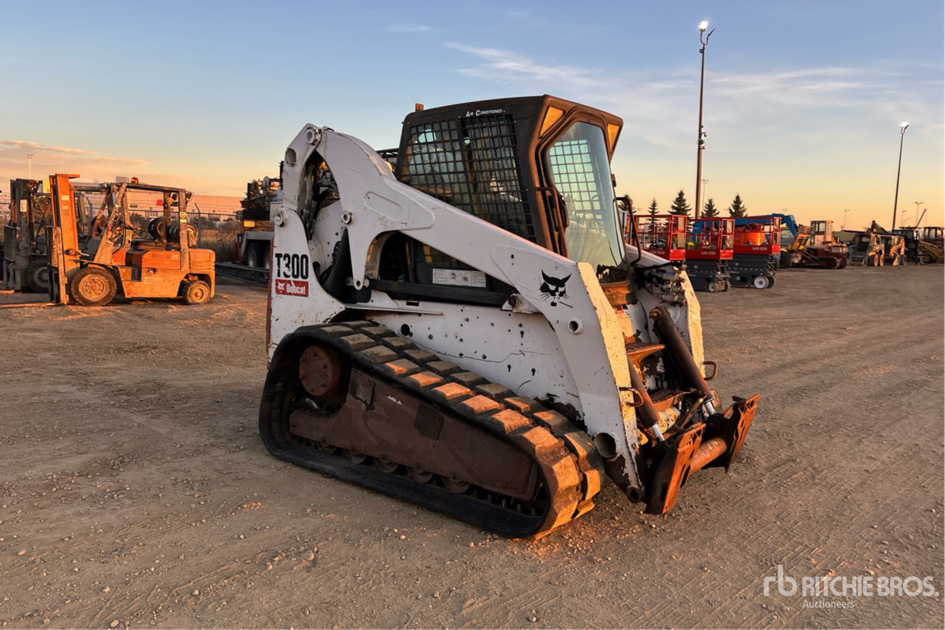 2001 Bobcat T300