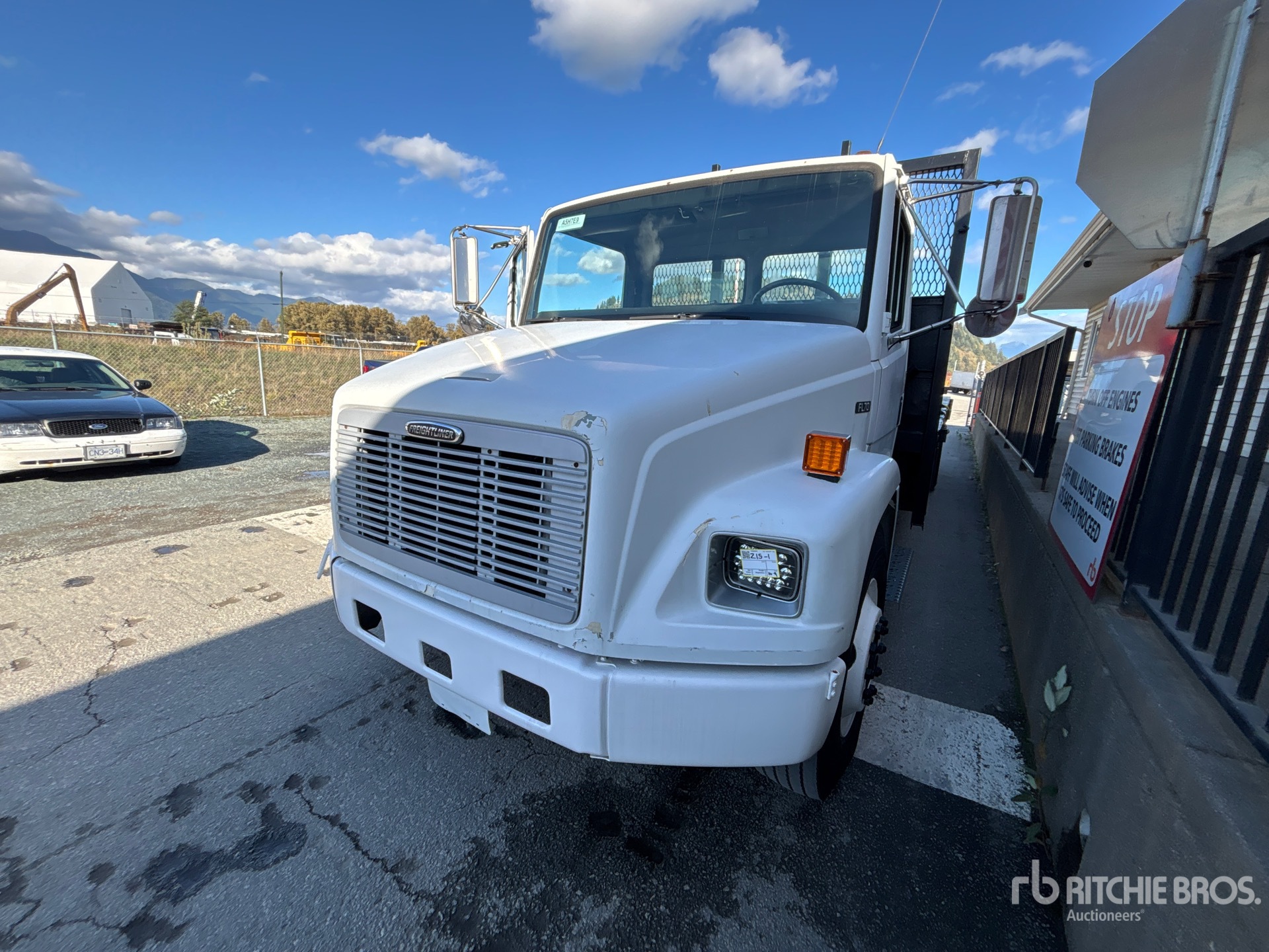 1999 Freightliner FL 70