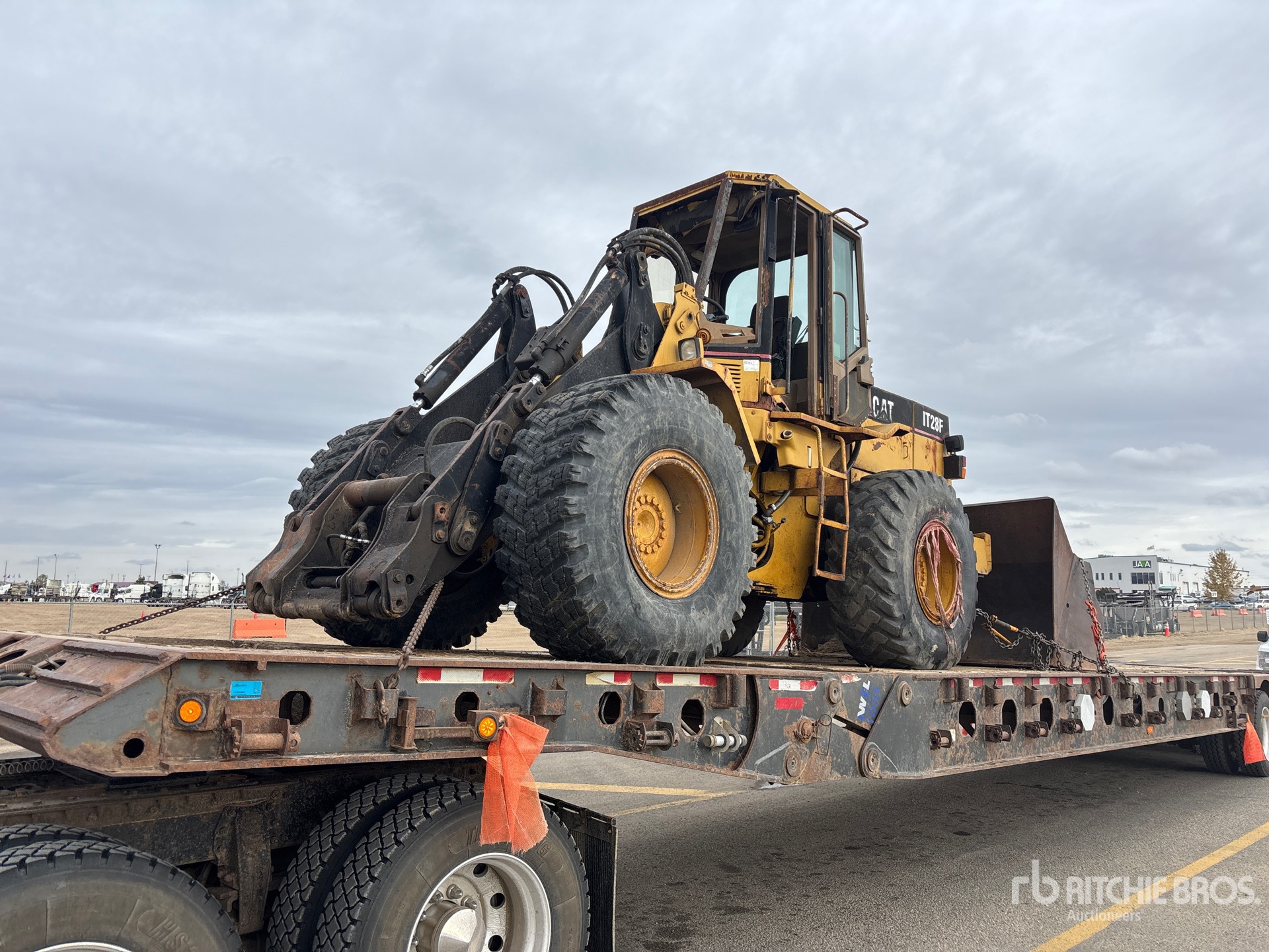 Photo of Caterpillar IT28F