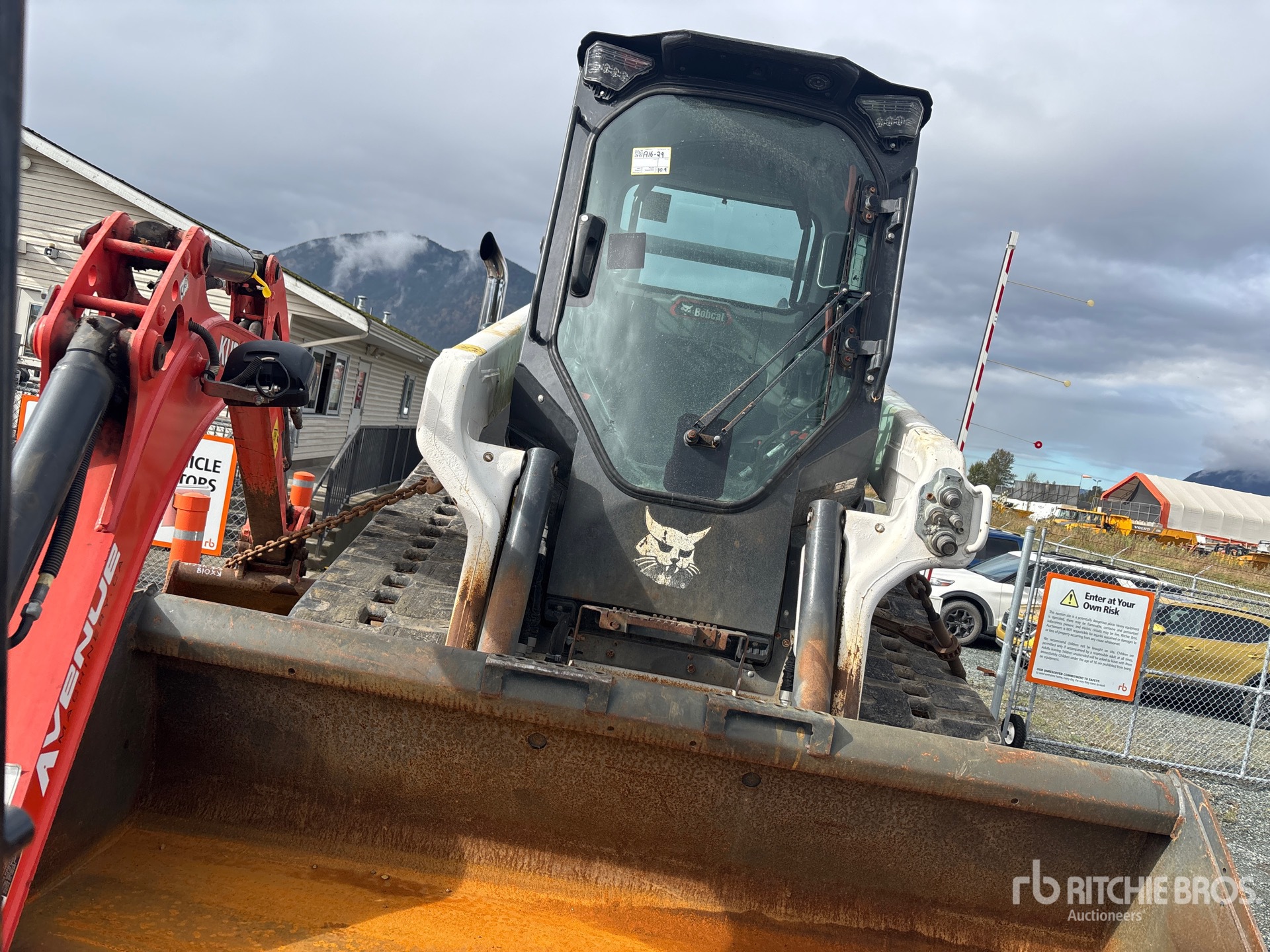 2021 Bobcat T66