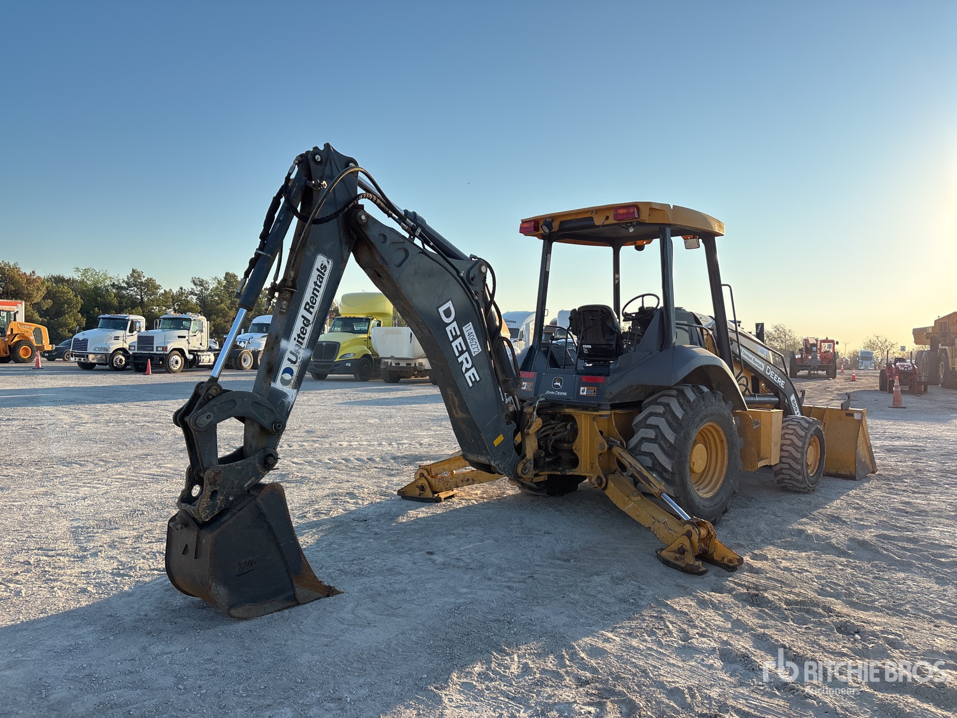 2022 John Deere 310L EP