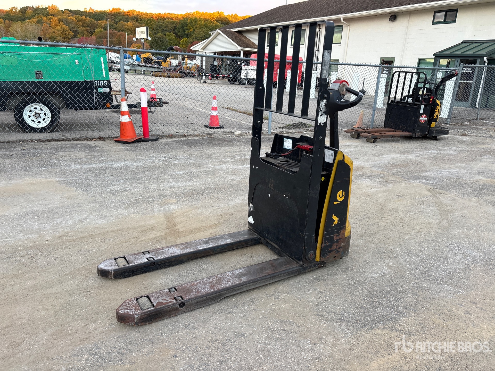 Photo of 2022 Yale MPB045VG