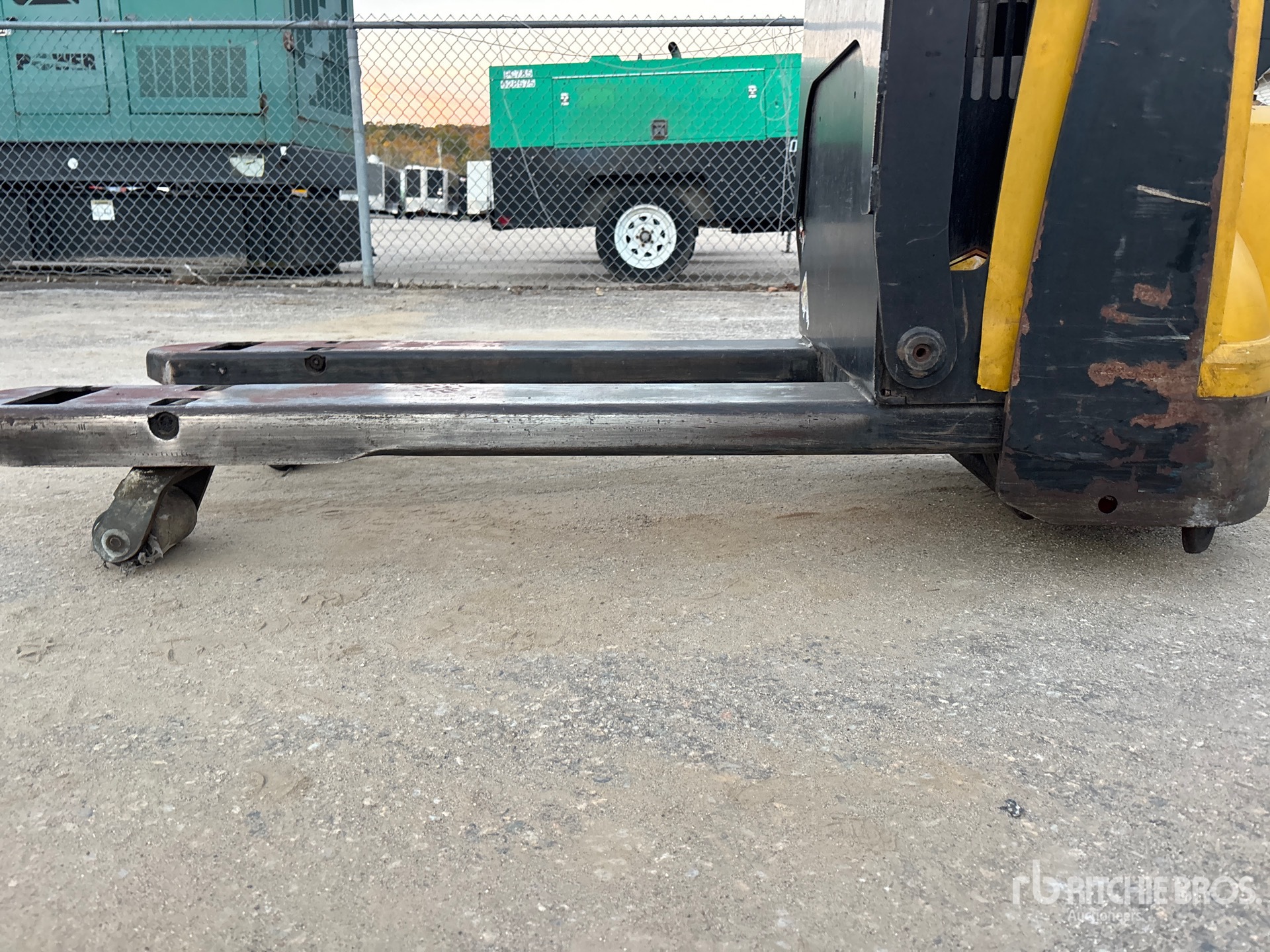 2022 Yale MPB045VG
