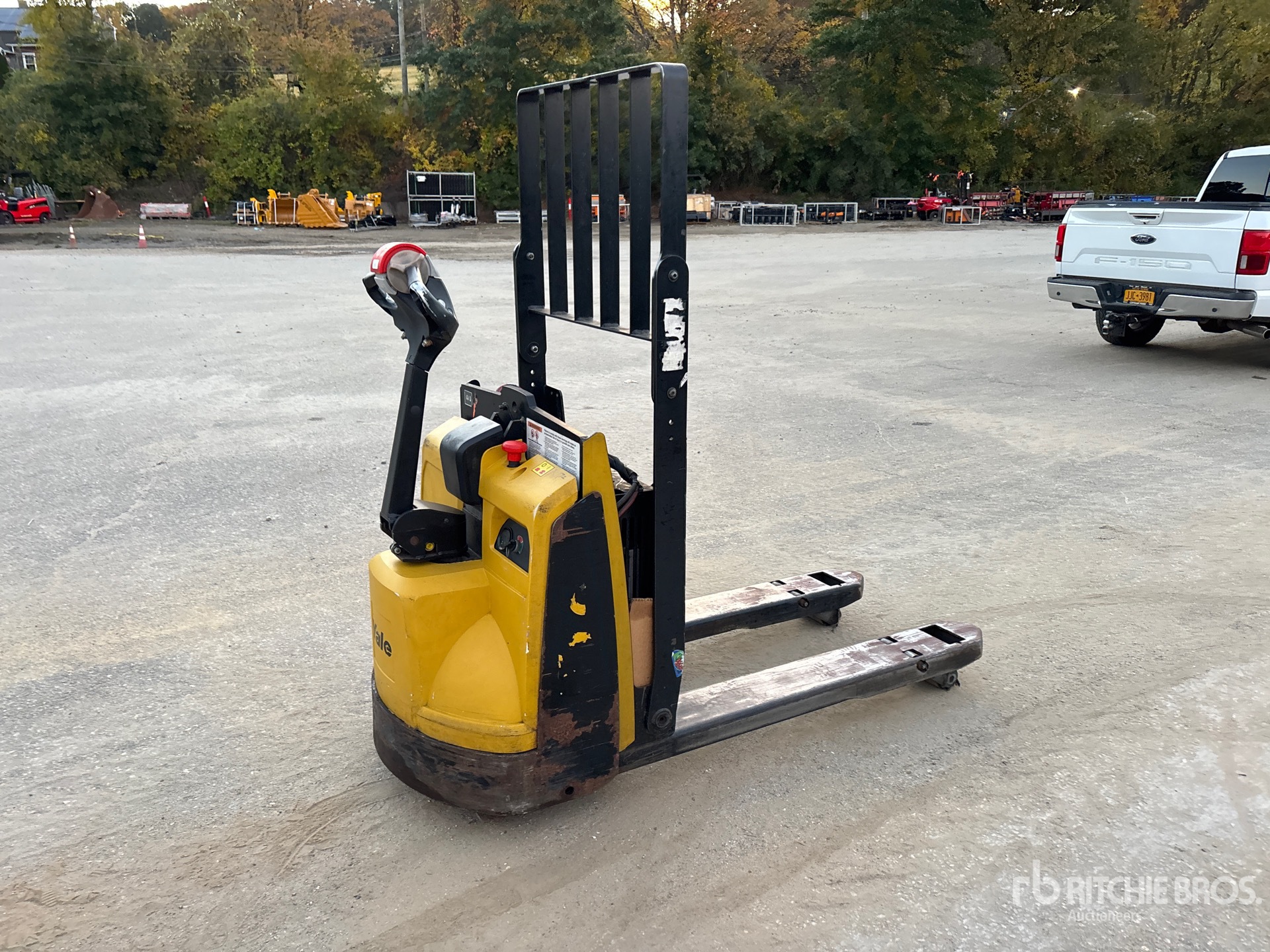 2022 Yale MPB045VG