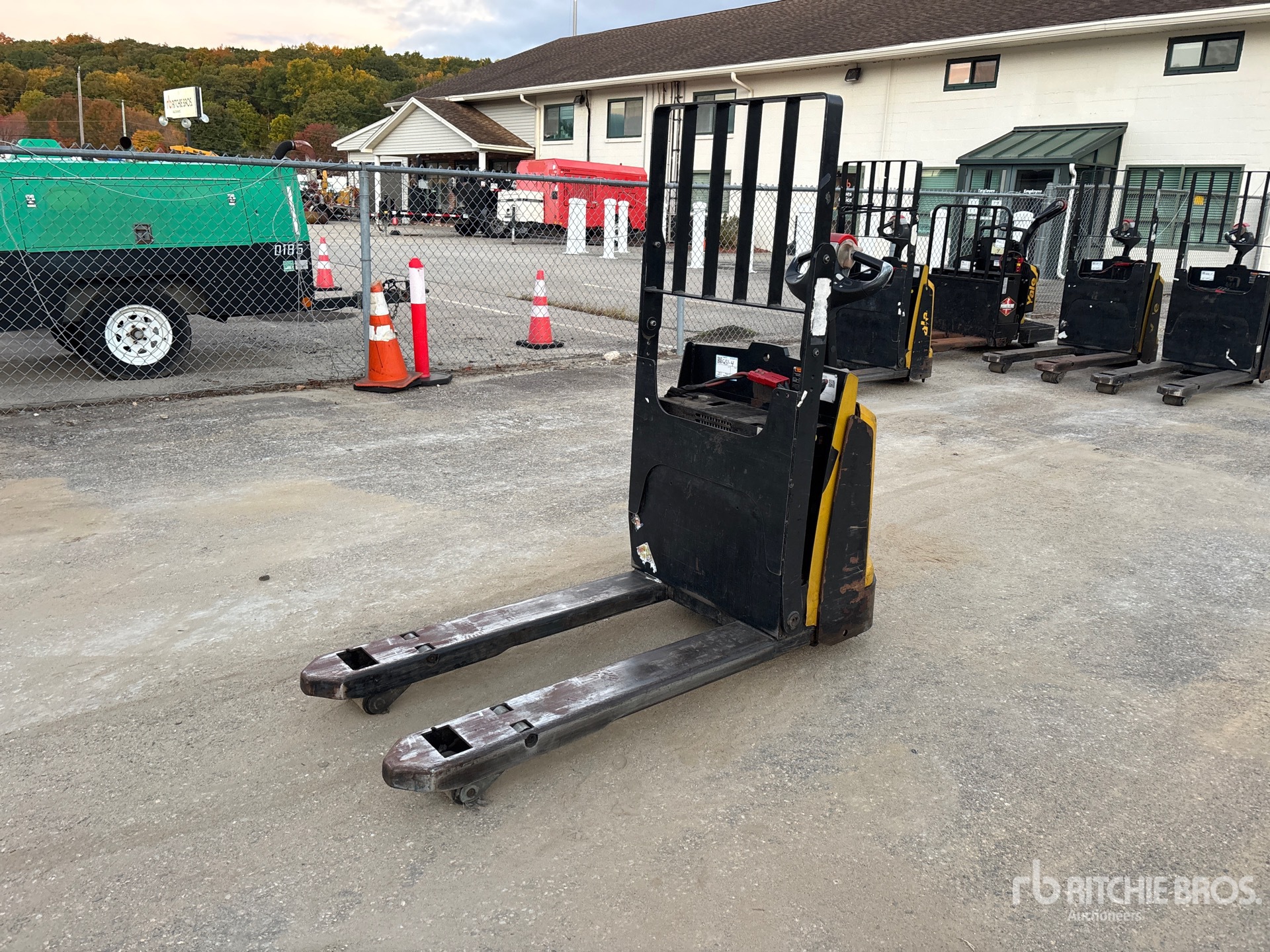 Photo of 2022 Yale MPB045VG
