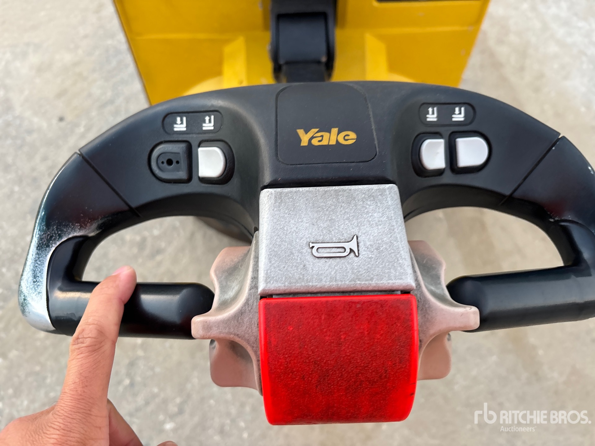 2022 Yale MPB045VG