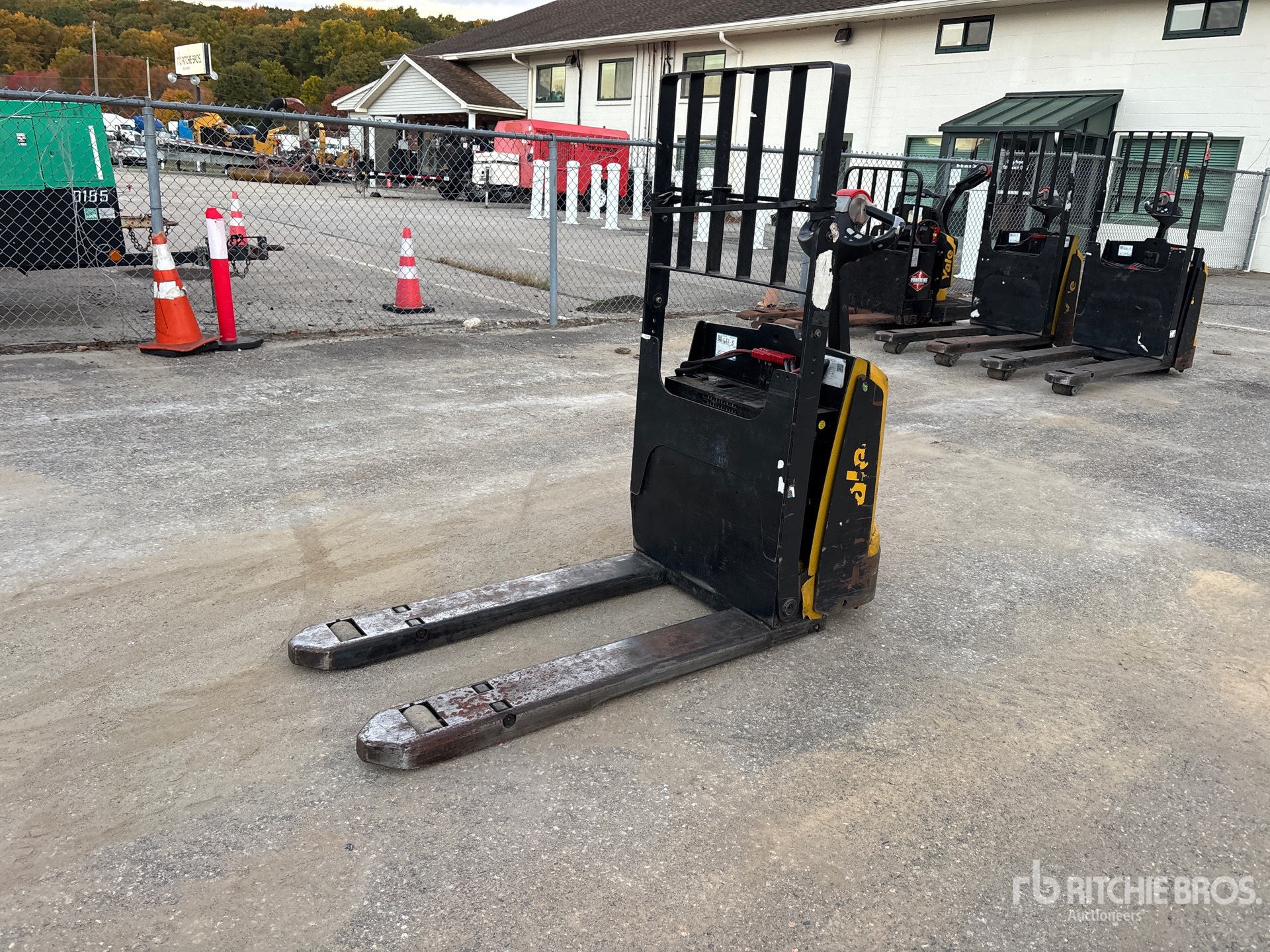 Photo of 2022 Yale MPB045VG