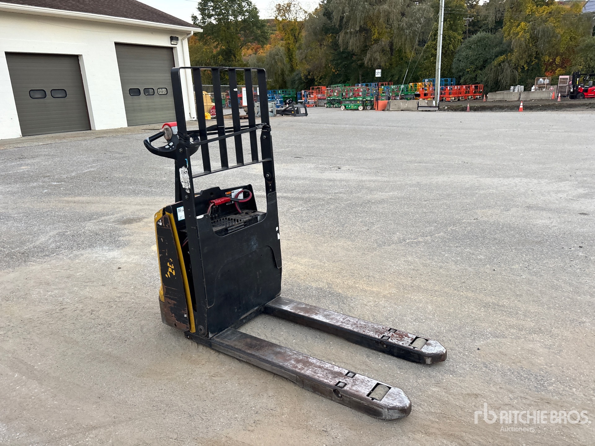 2022 Yale MPB045VG