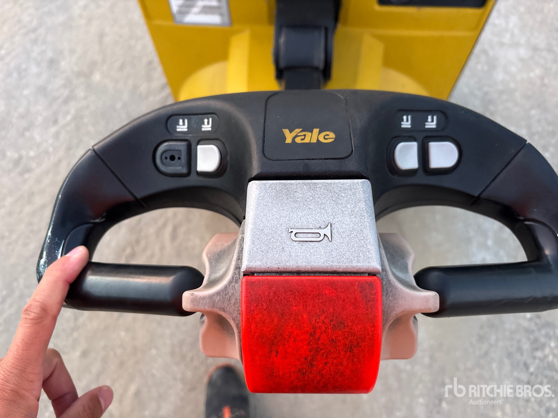 2022 Yale MPB045VG