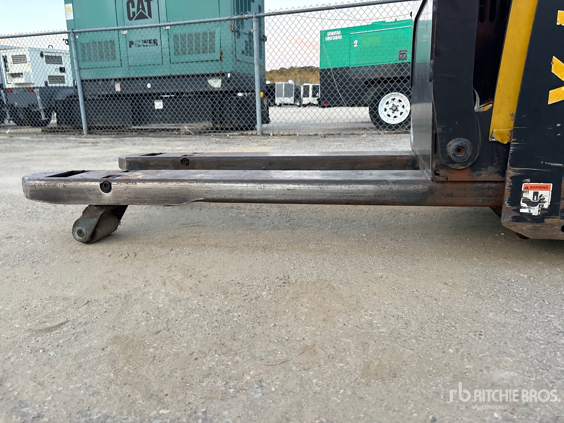 2022 Yale MPB045VG