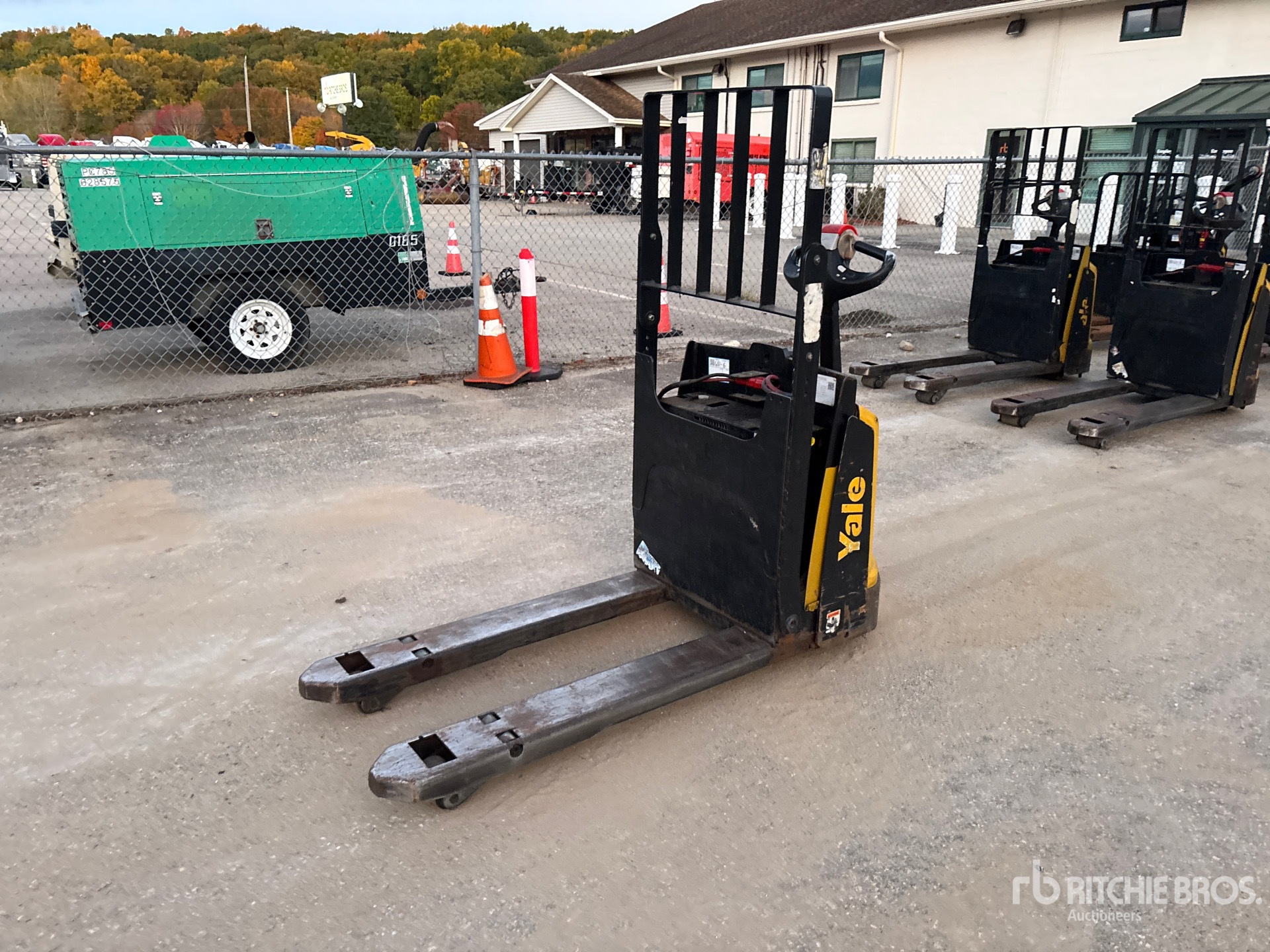 Photo of 2022 Yale MPB045VG