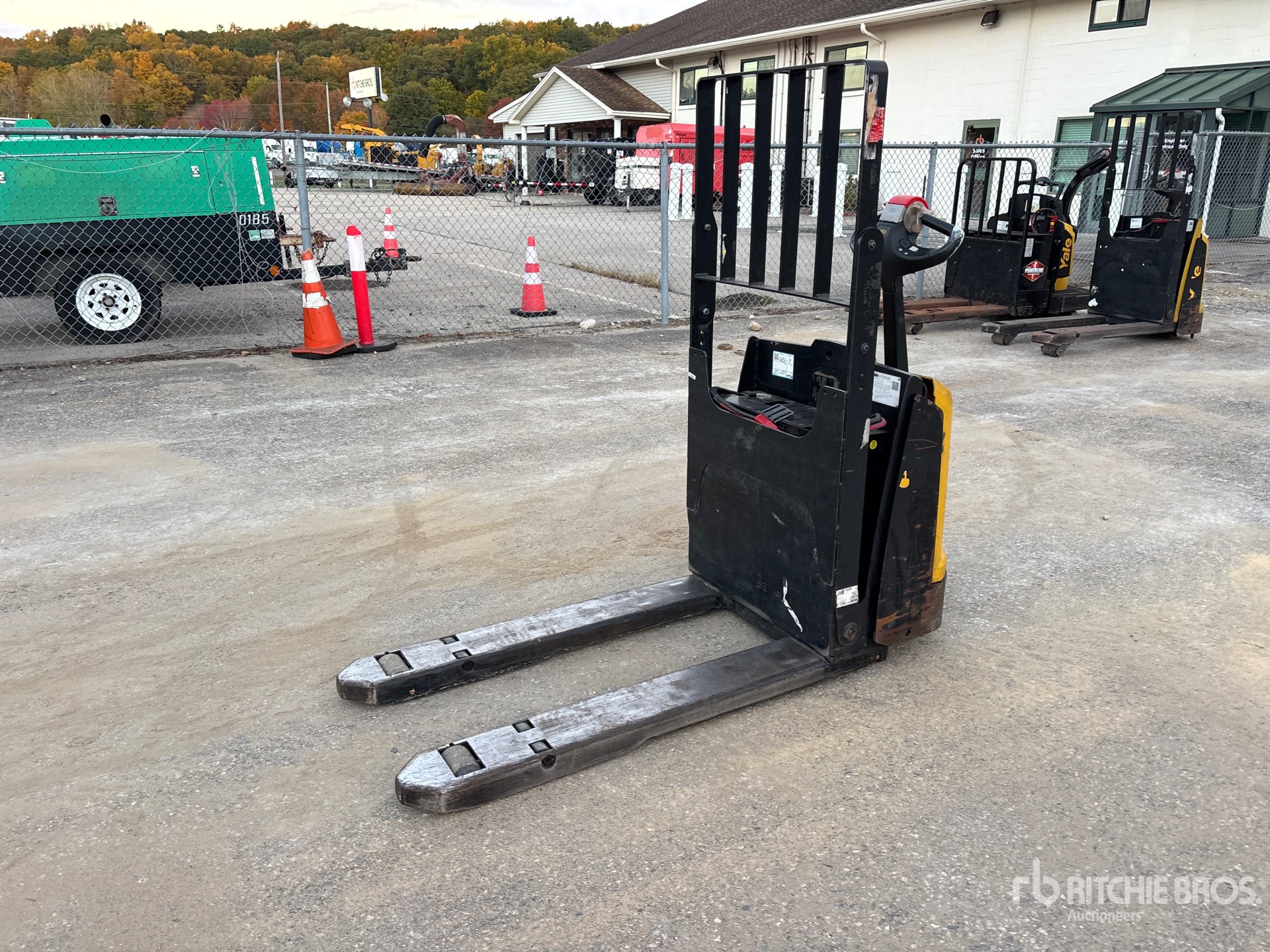 Photo of 2022 Yale MPB045VG