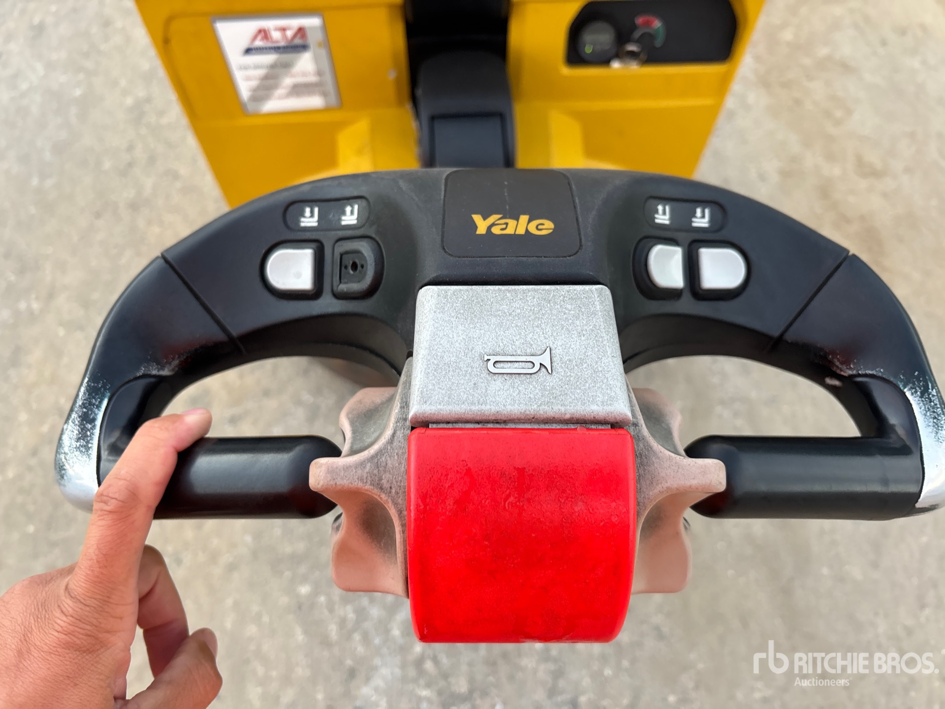 2022 Yale MPB045VG