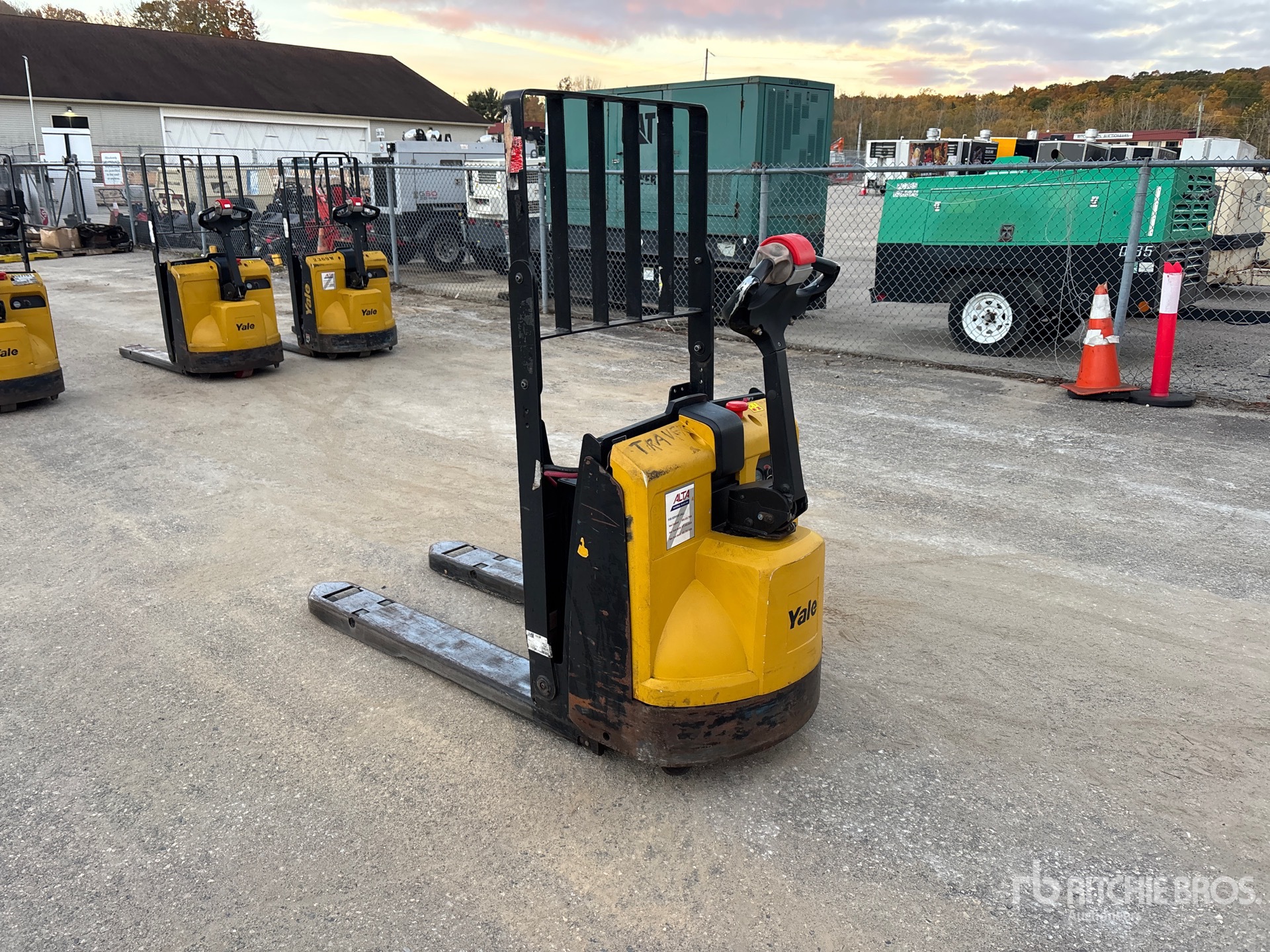 2022 Yale MPB045VG