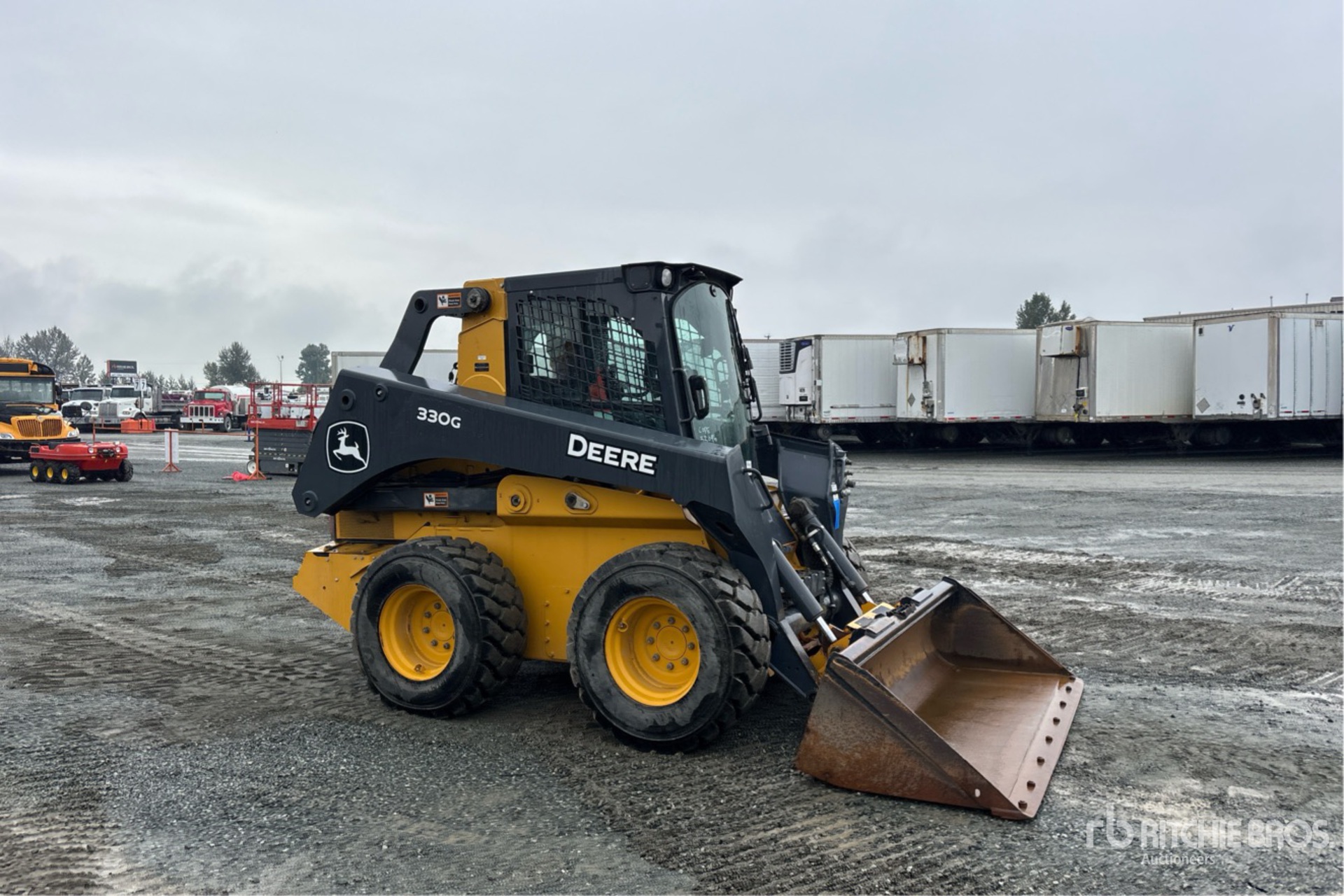 2021 John Deere 330G