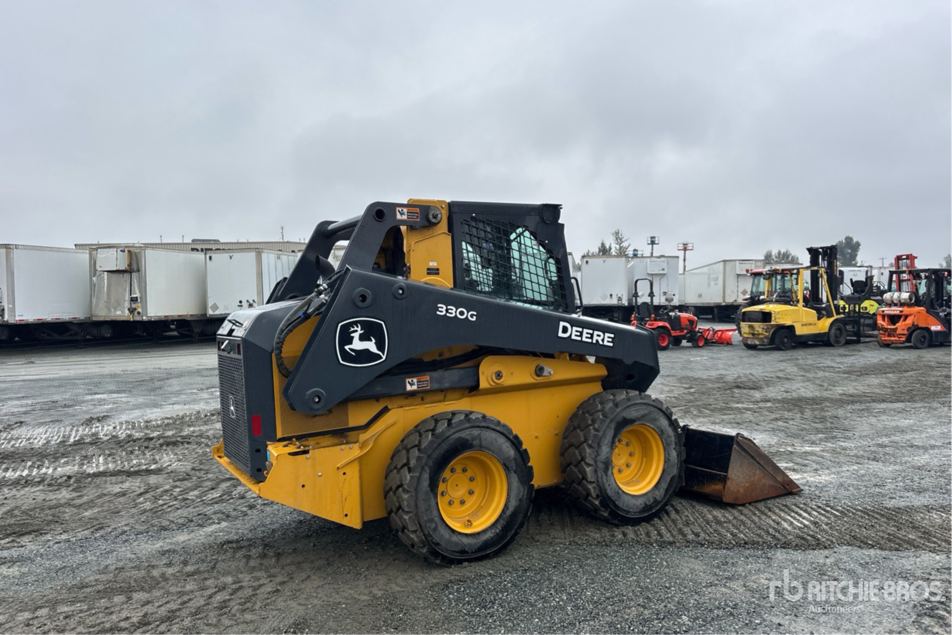 2021 John Deere 330G