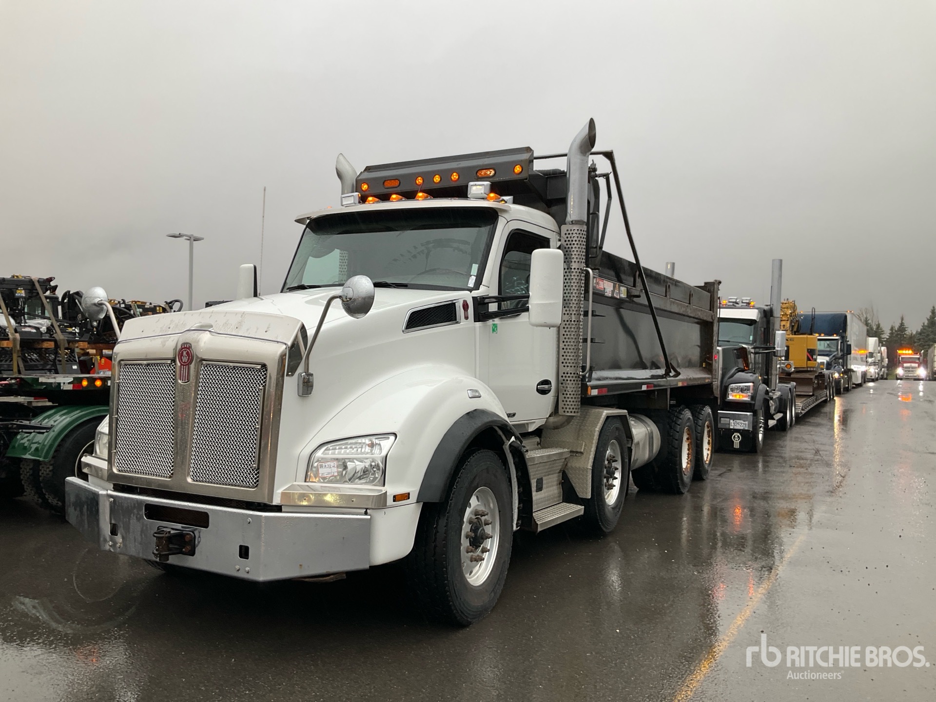 Photo of 2020 Kenworth T880