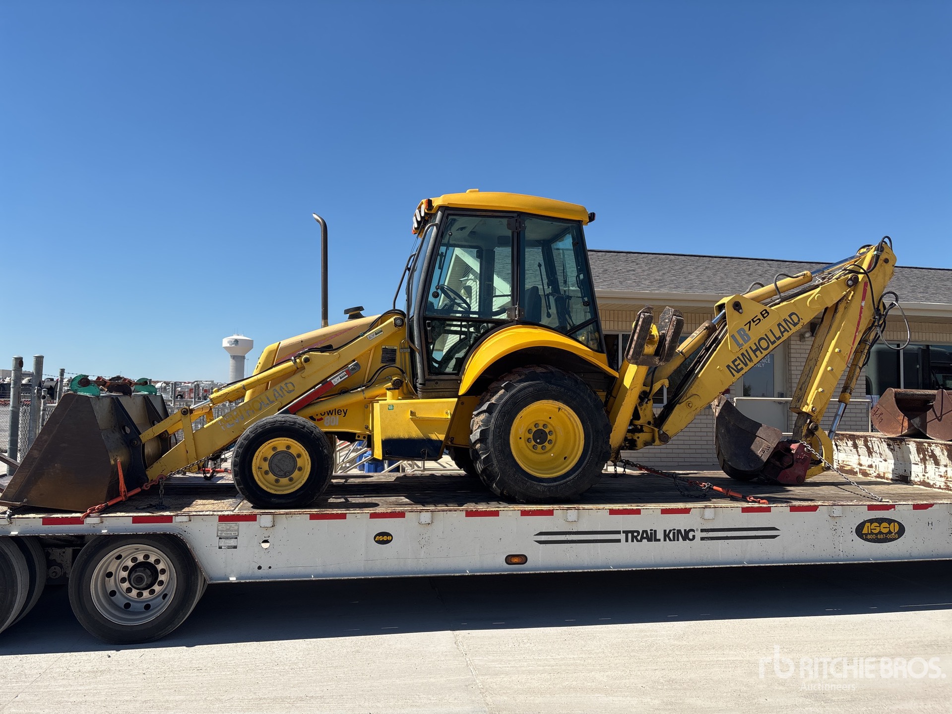 2002 New Holland LB75B