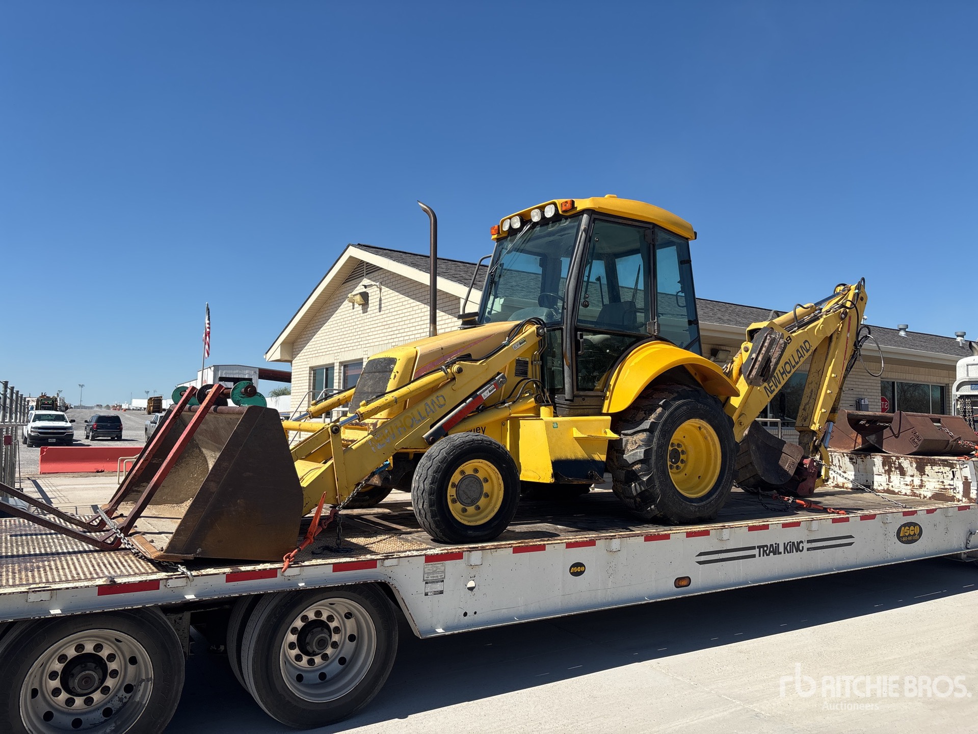 2002 New Holland LB75B