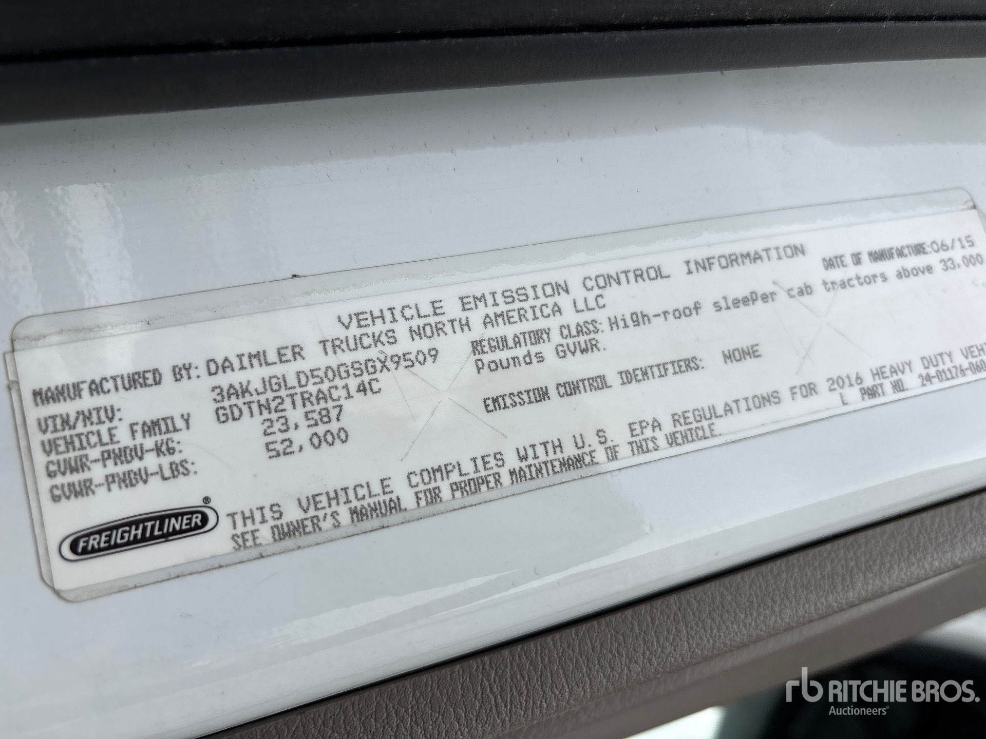 2016 Freightliner CASCADIA 125
