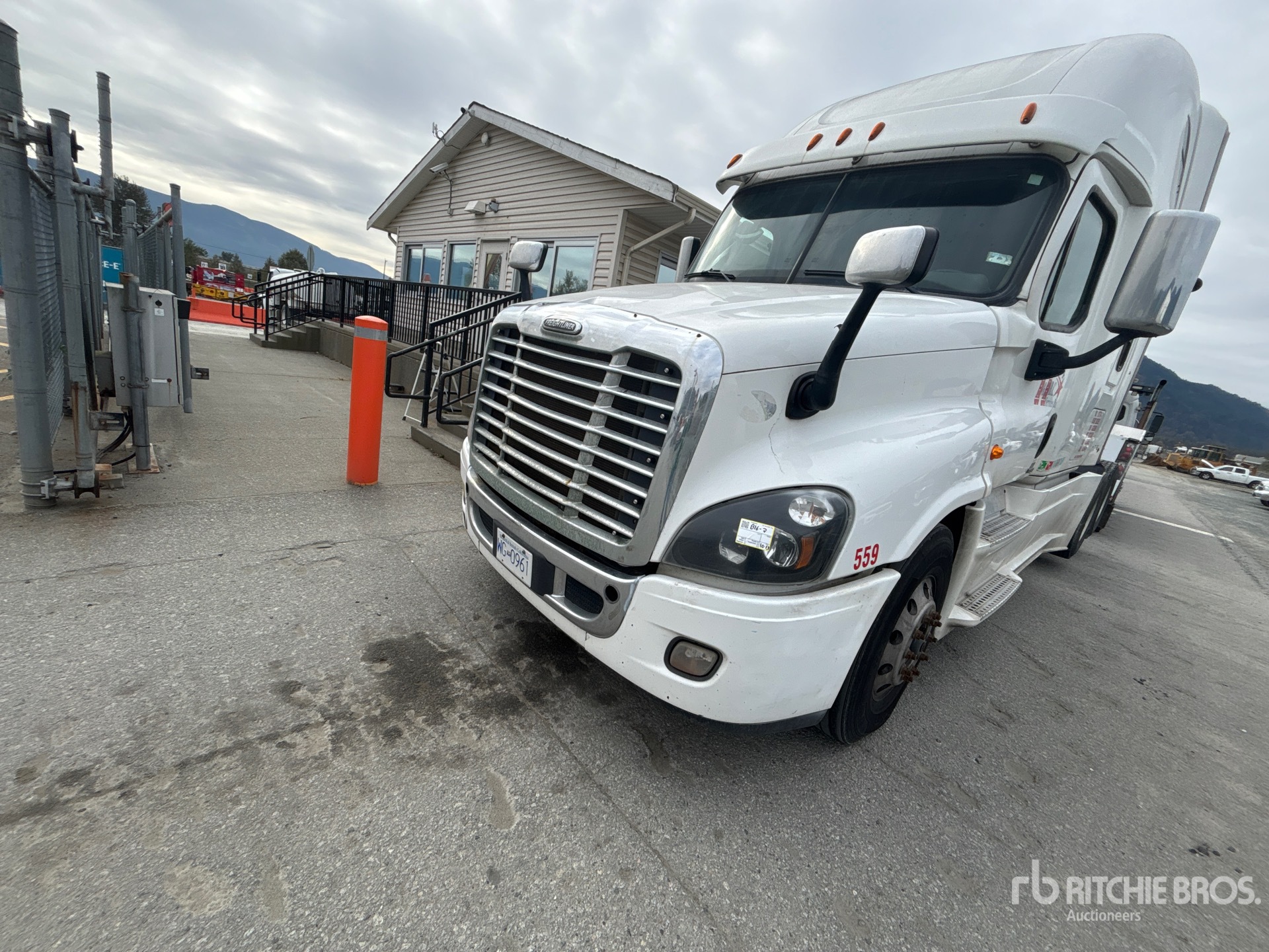 2016 Freightliner CASCADIA 125