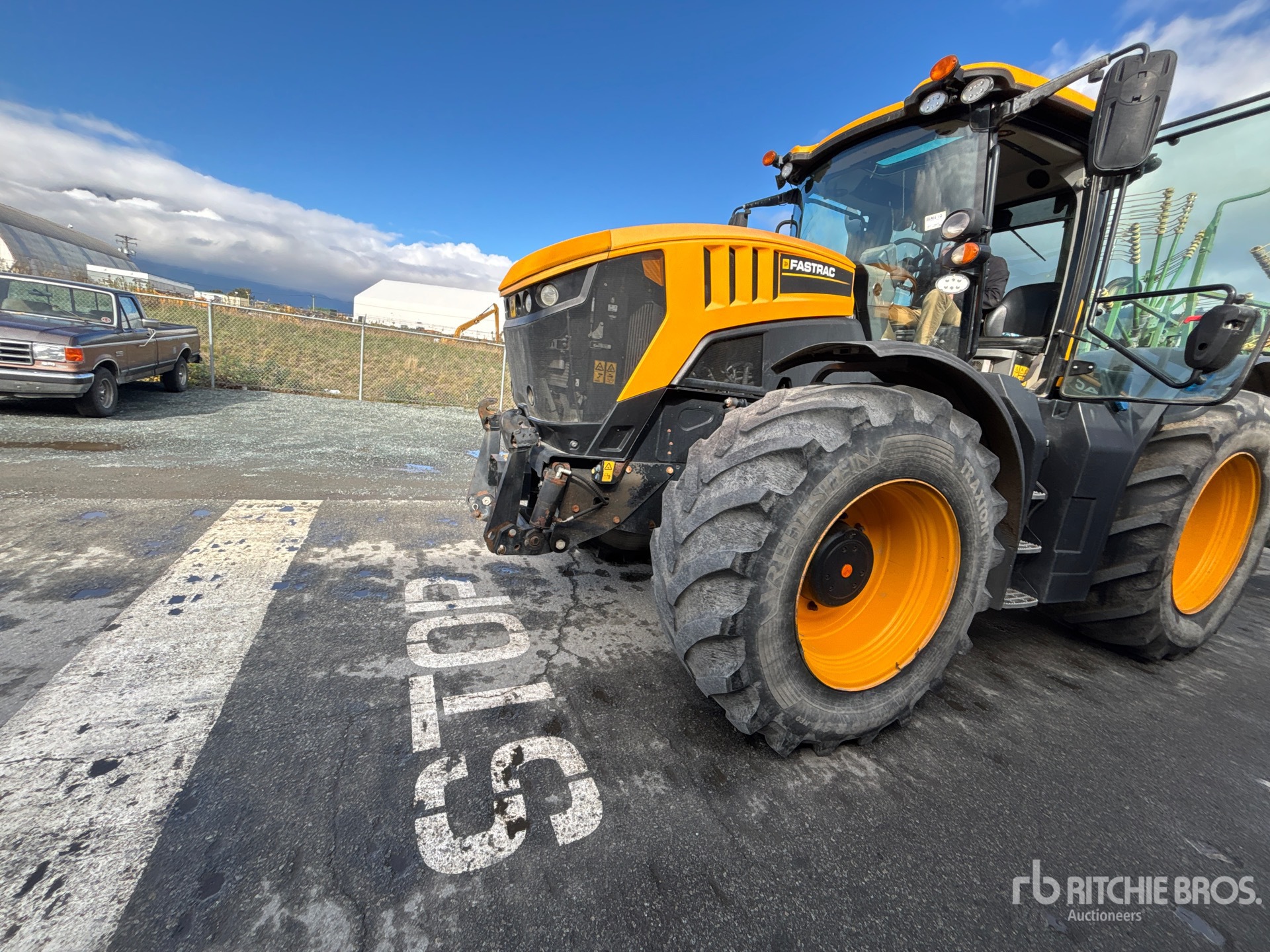 2016 JCB FASTRAC 8330