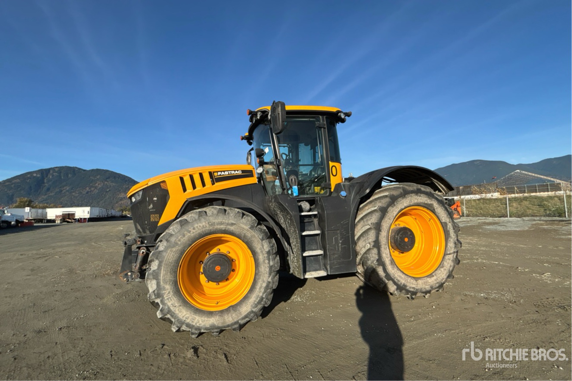 2016 JCB FASTRAC 8330