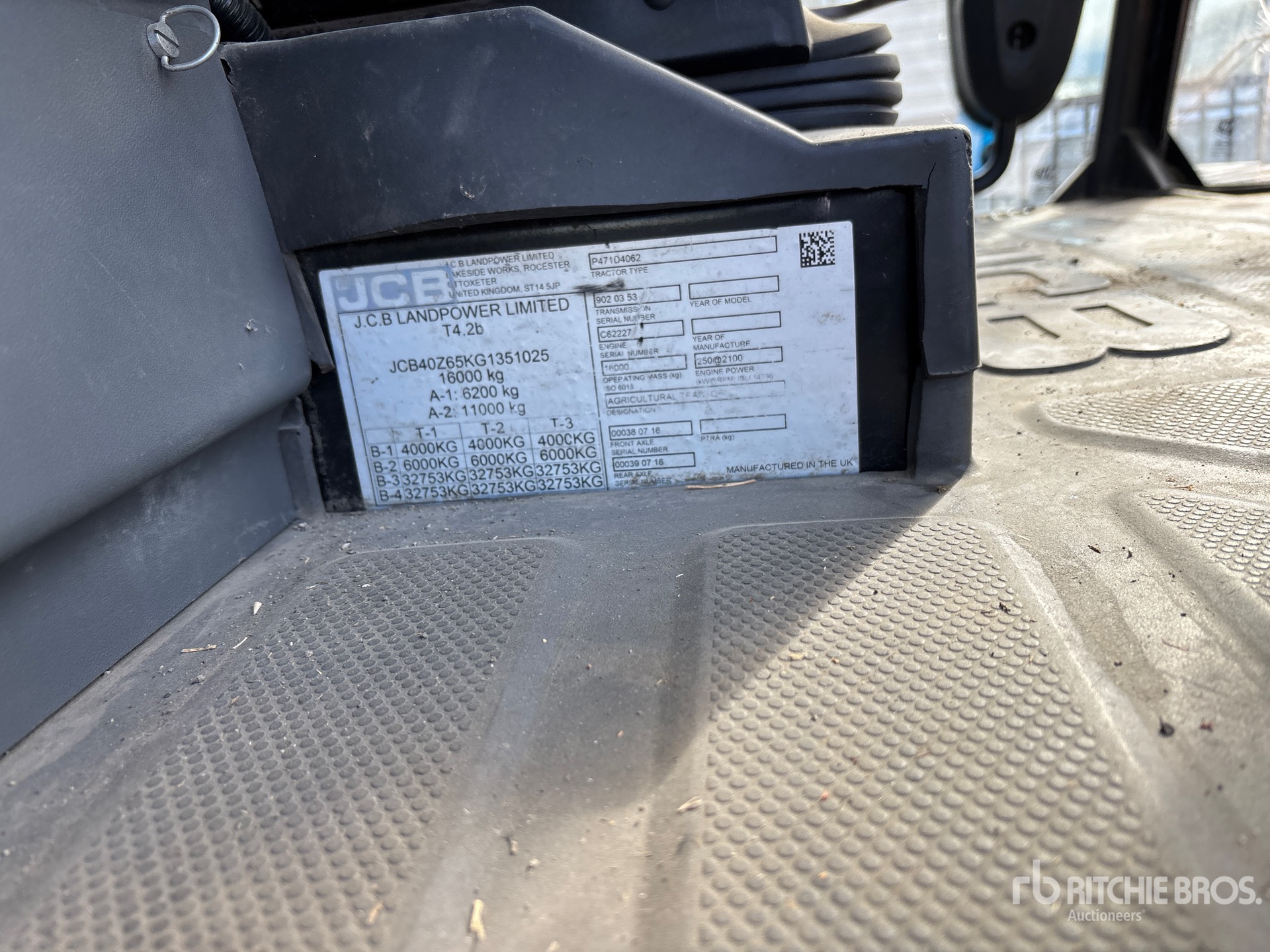2016 JCB FASTRAC 8330