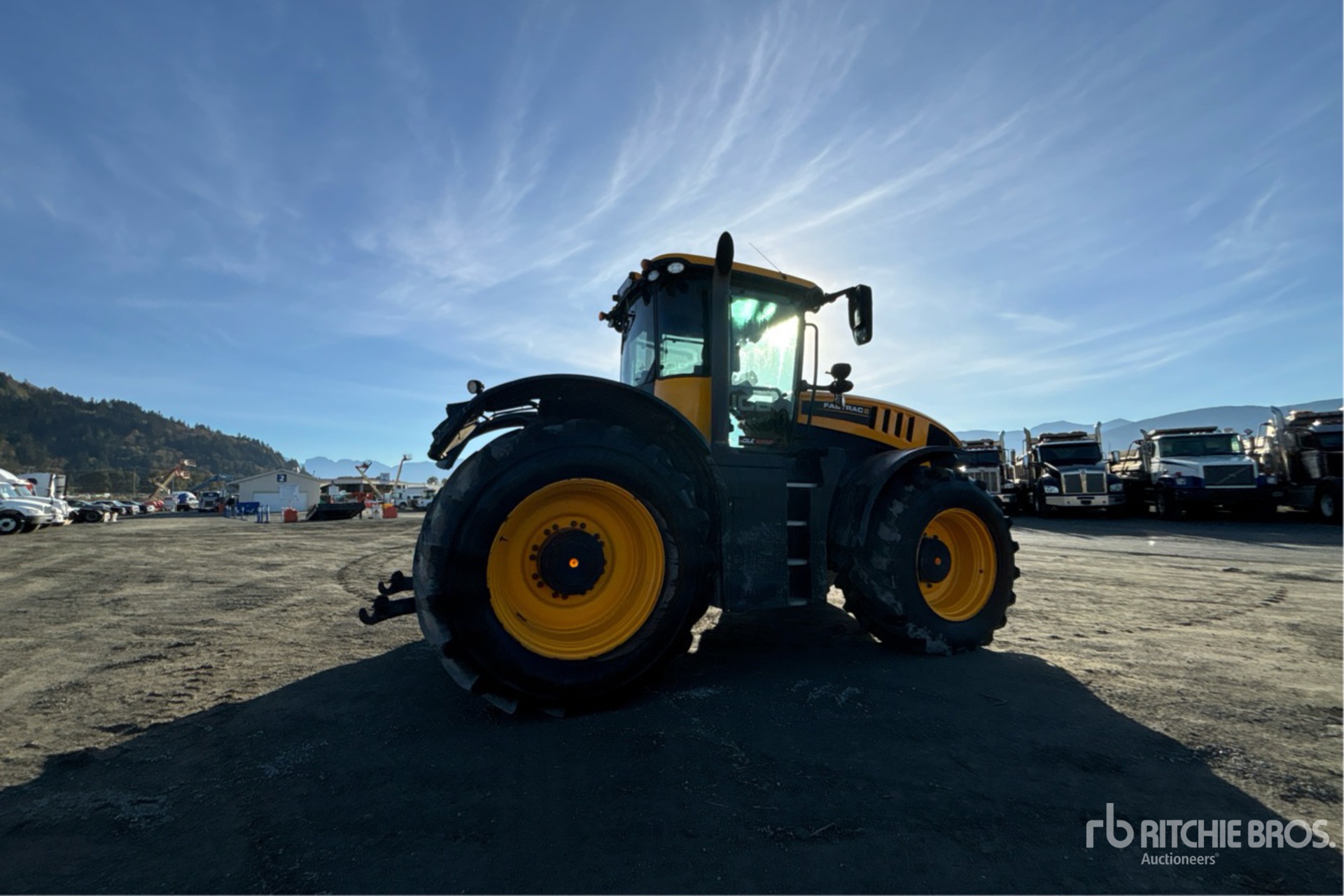 2016 JCB FASTRAC 8330