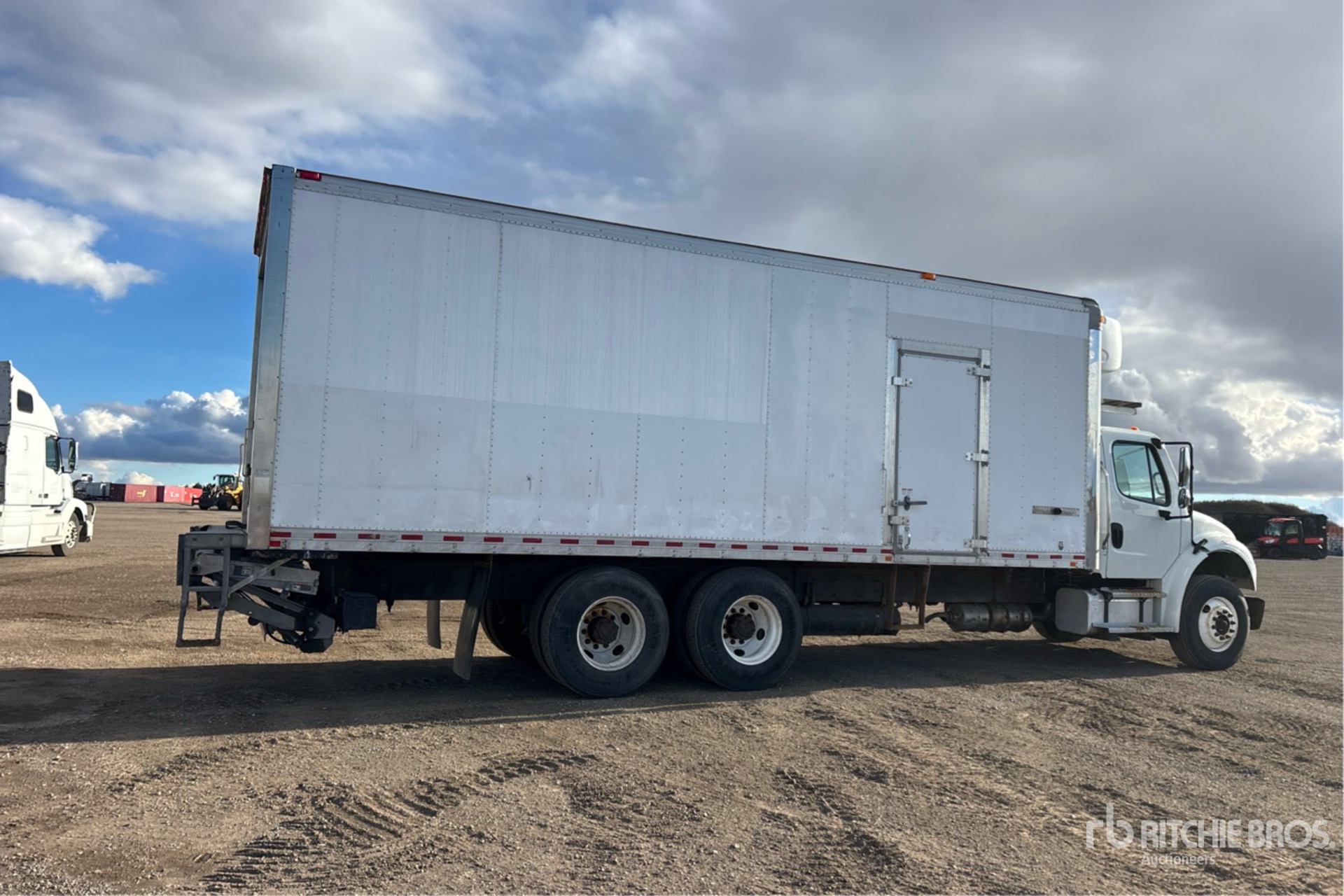 2019 Freightliner M2 106